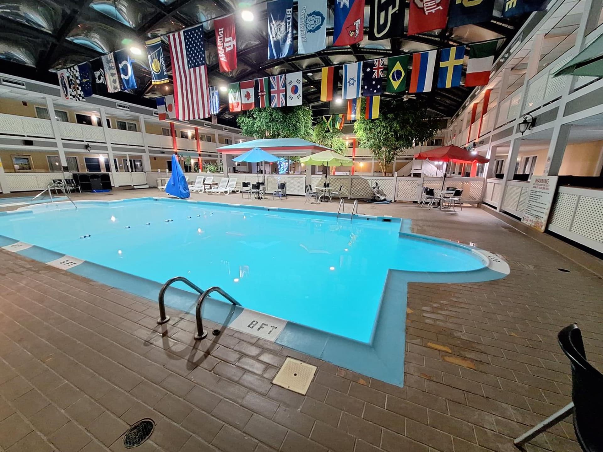 Travelodge by Wyndham Indianapolis Speedway gallery photo in Indianapolis, IN — image 16