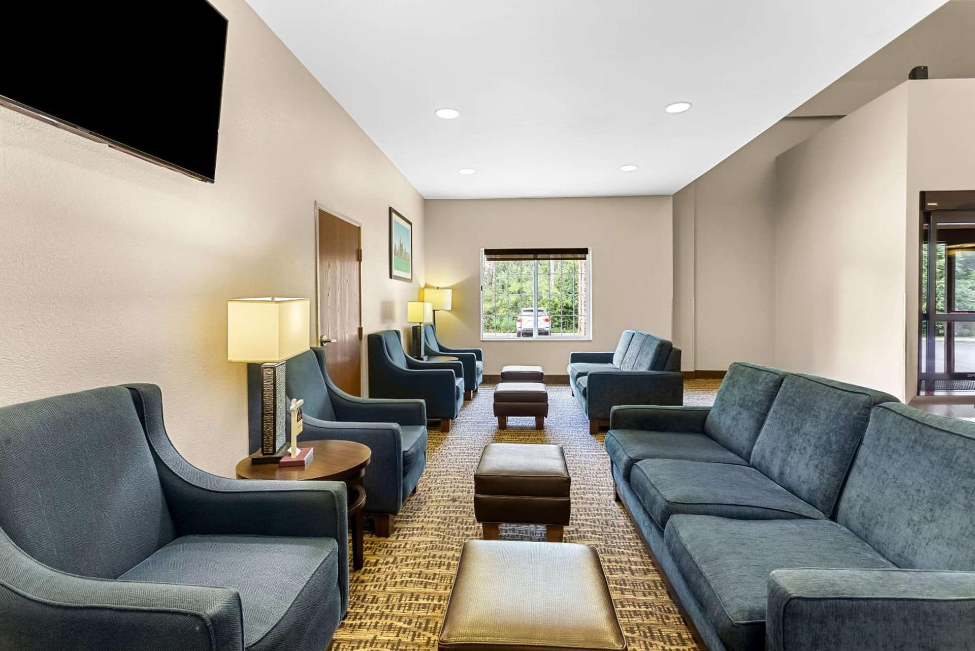 Comfort Suites Grayslake near Libertyville North gallery photo in Grayslake, IL — image 35