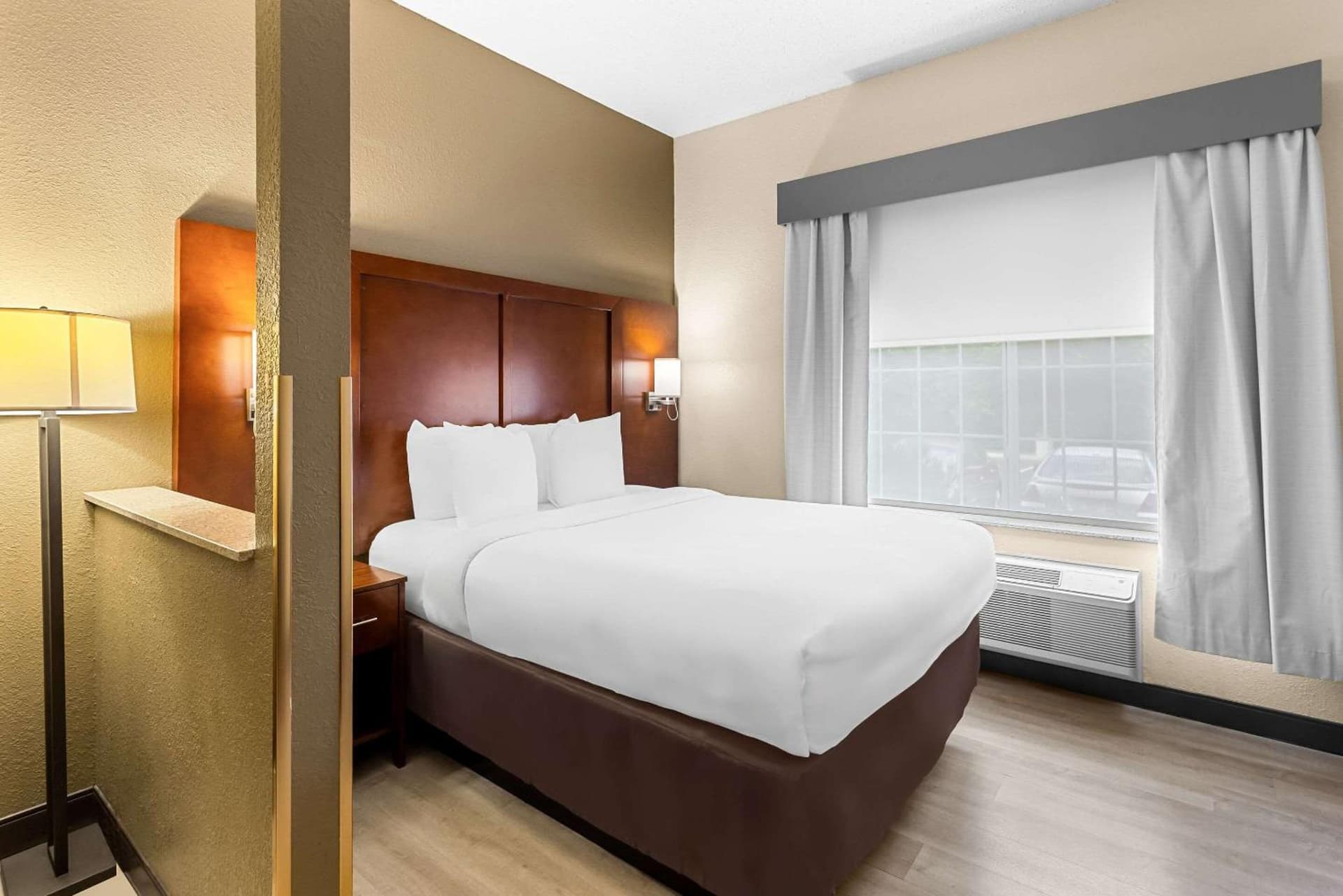 Comfort Suites Grayslake near Libertyville North gallery photo in Grayslake, IL — image 40