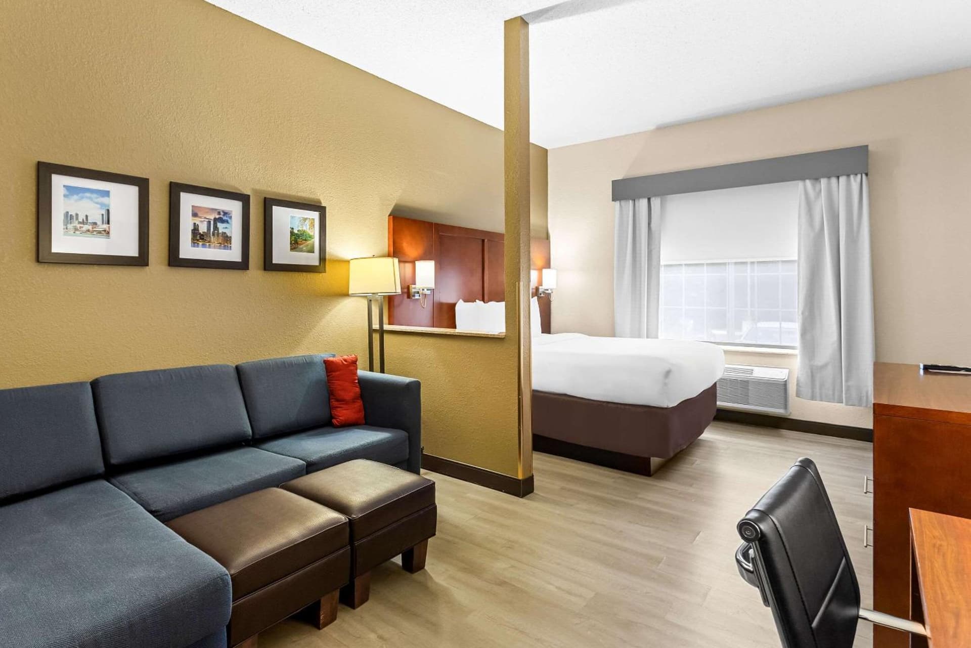Comfort Suites Grayslake near Libertyville North gallery photo in Grayslake, IL — image 12