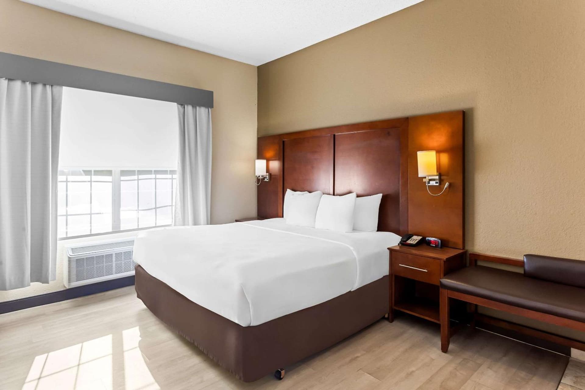 Comfort Suites Grayslake near Libertyville North gallery photo in Grayslake, IL — image 37
