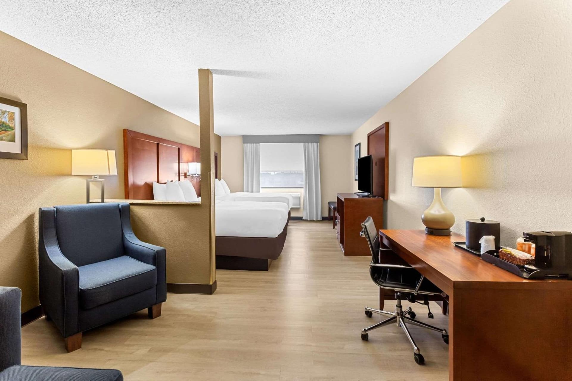 Comfort Suites Grayslake near Libertyville North gallery photo in Grayslake, IL — image 9