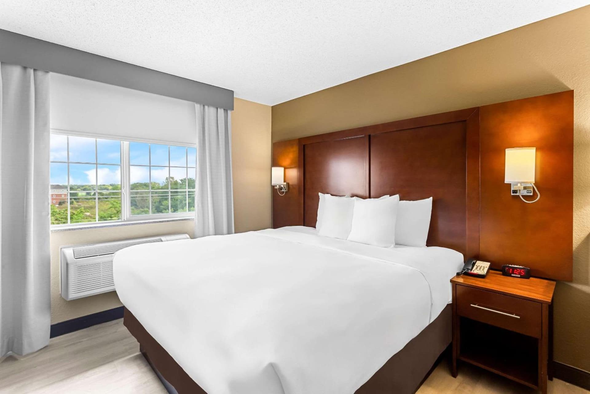 Comfort Suites Grayslake near Libertyville North gallery photo in Grayslake, IL — image 20