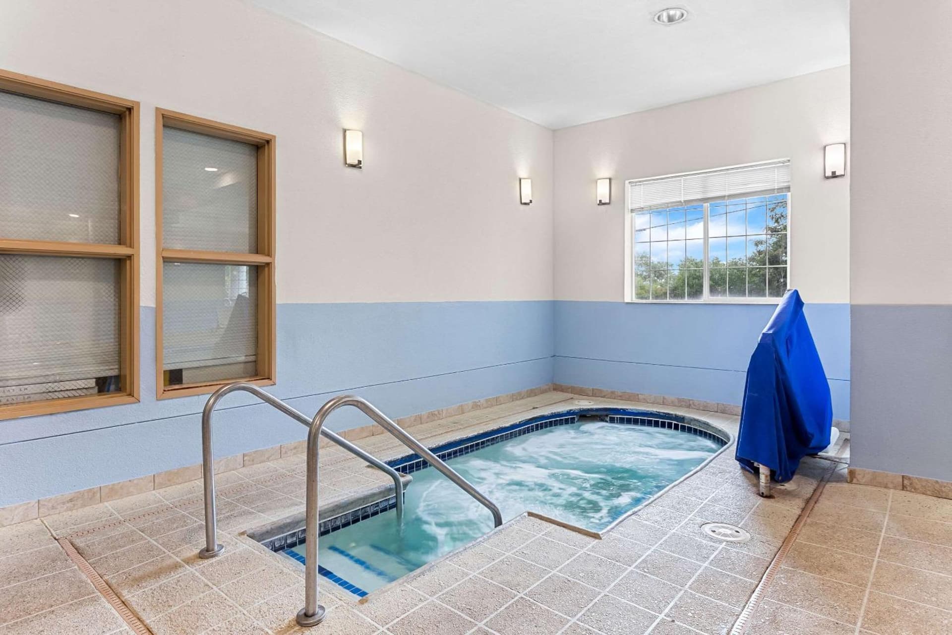 Comfort Suites Grayslake near Libertyville North gallery photo in Grayslake, IL — image 7