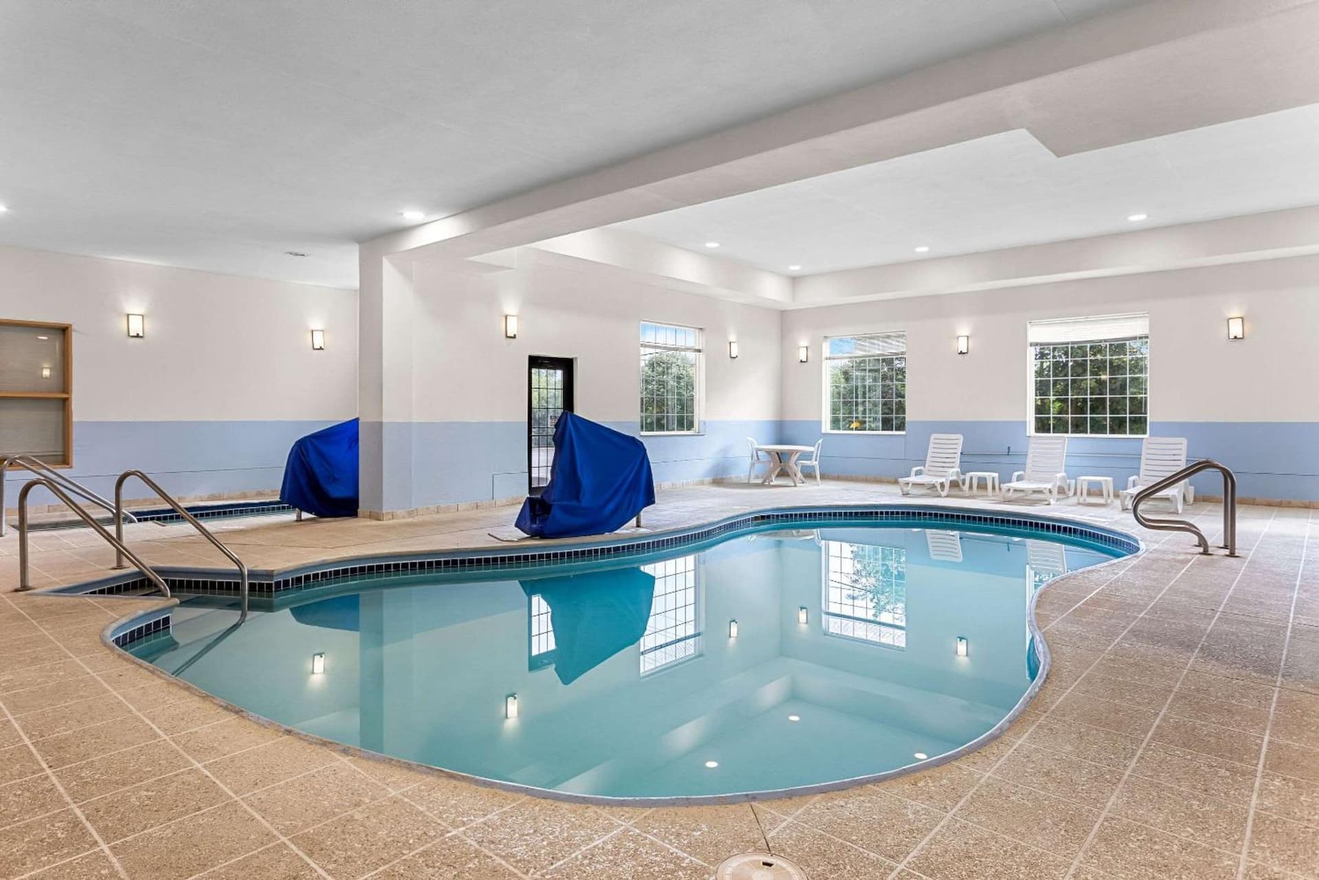 Comfort Suites Grayslake near Libertyville North gallery photo in Grayslake, IL — image 19