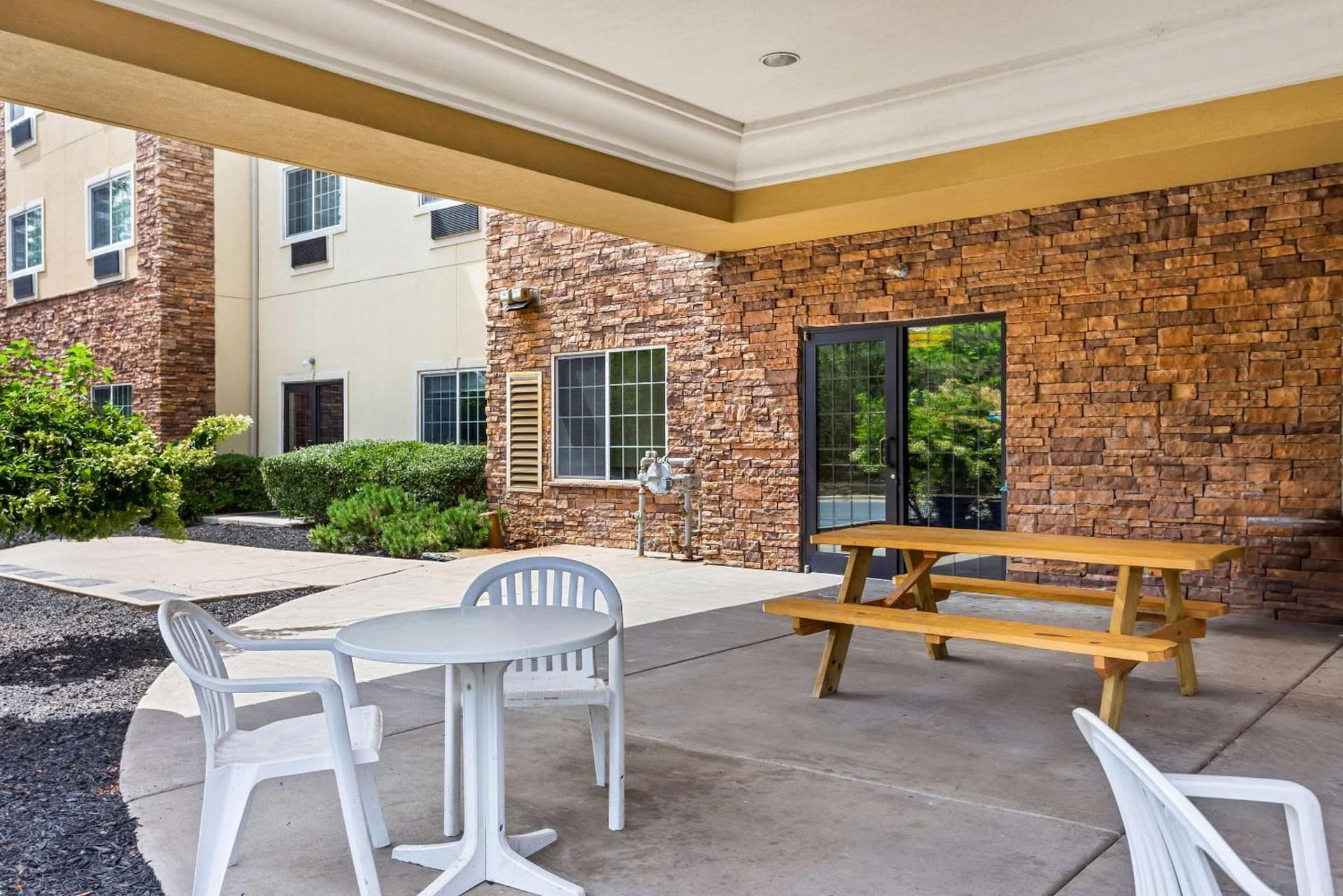Comfort Suites Grayslake near Libertyville North gallery photo in Grayslake, IL — image 6