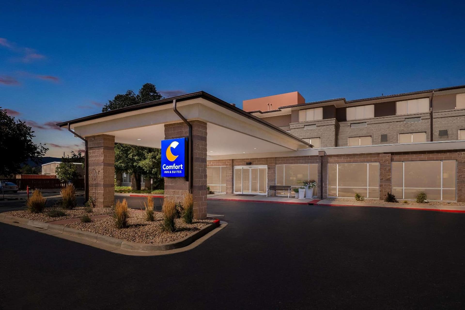 Comfort Inn & Suites Boulder interior in Boulder, CO — gallery photo 2