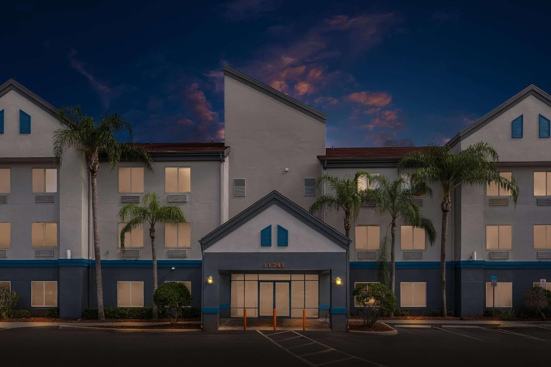 Suburban Studios Orlando - Ocoee-Winter Garden property views in Orlando, FL — gallery photo 3