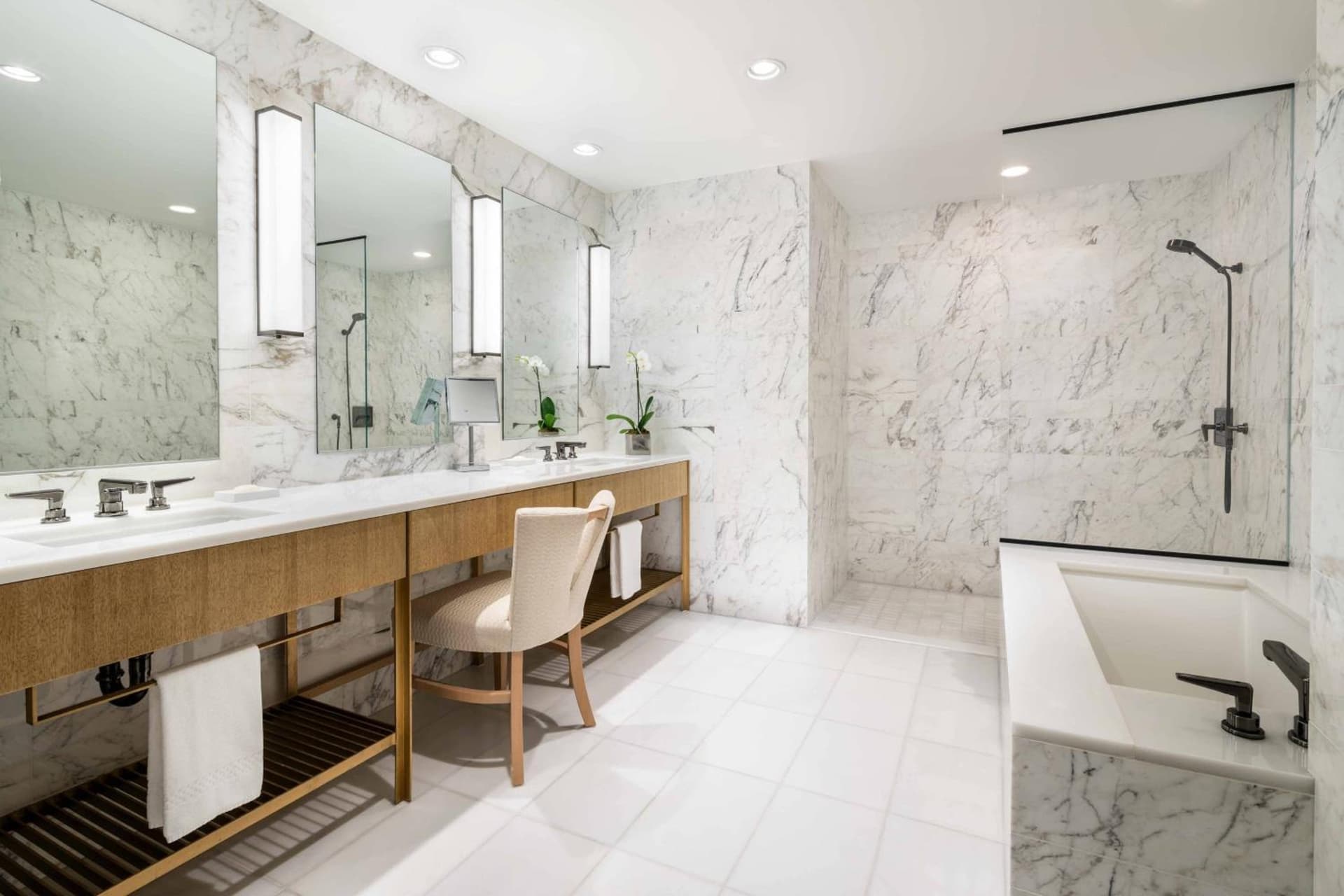 The Ritz-Carlton Residences, Waikiki Beach Hotel gallery photo in Honolulu, HI — image 9