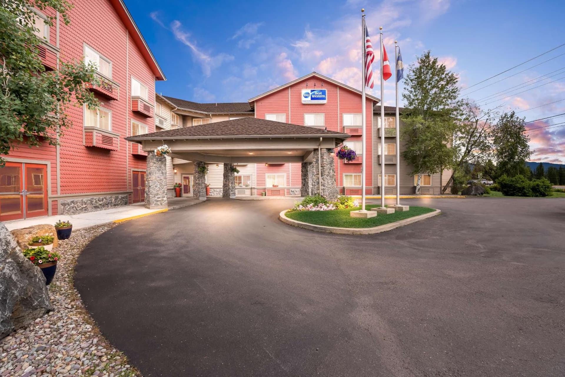 Best Western Rocky Mountain Lodge featured exterior or lobby in Whitefish, MT — similar hotel