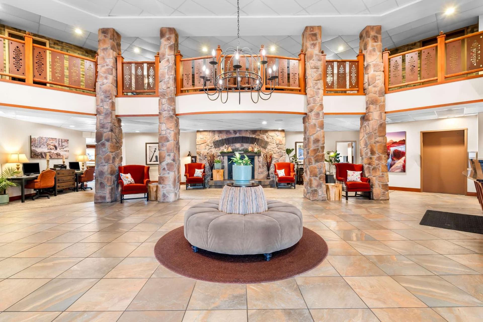 Best Western Rocky Mountain Lodge interior in Whitefish, MT — gallery photo 2