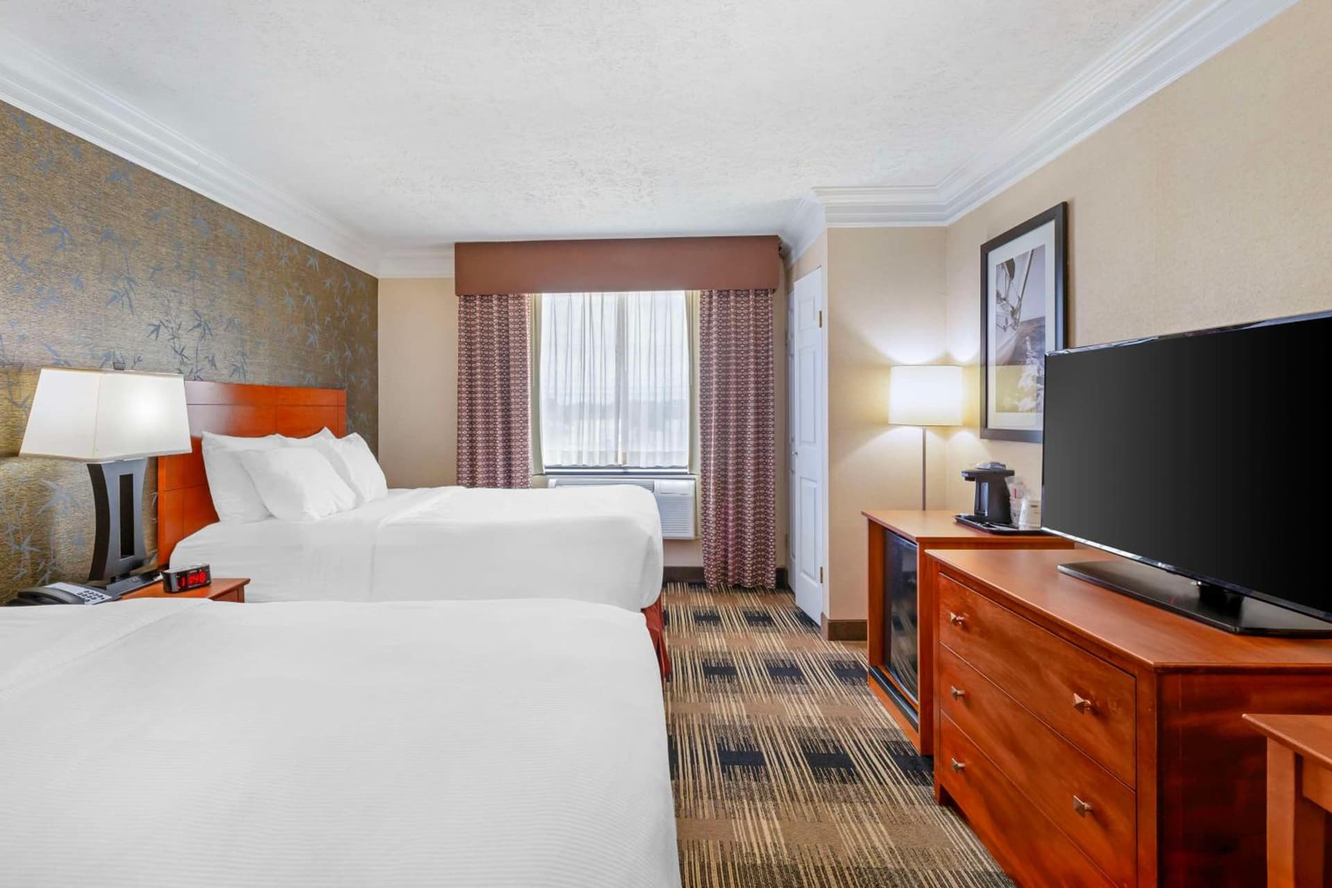 Best Western Inn at the Rochester Airport interior in Rochester, NY — gallery photo 2