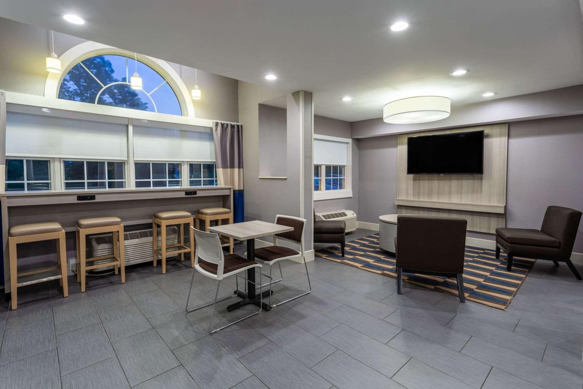 Microtel Inn & Suites by Wyndham Bethel/Danbury property views in Bethel — gallery photo 3