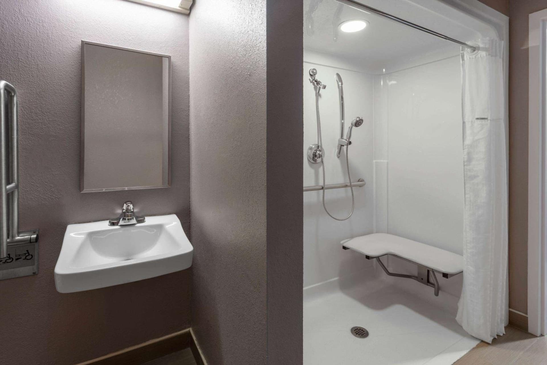 Microtel Inn & Suites by Wyndham Bethel/Danbury gallery photo in Bethel — image 11