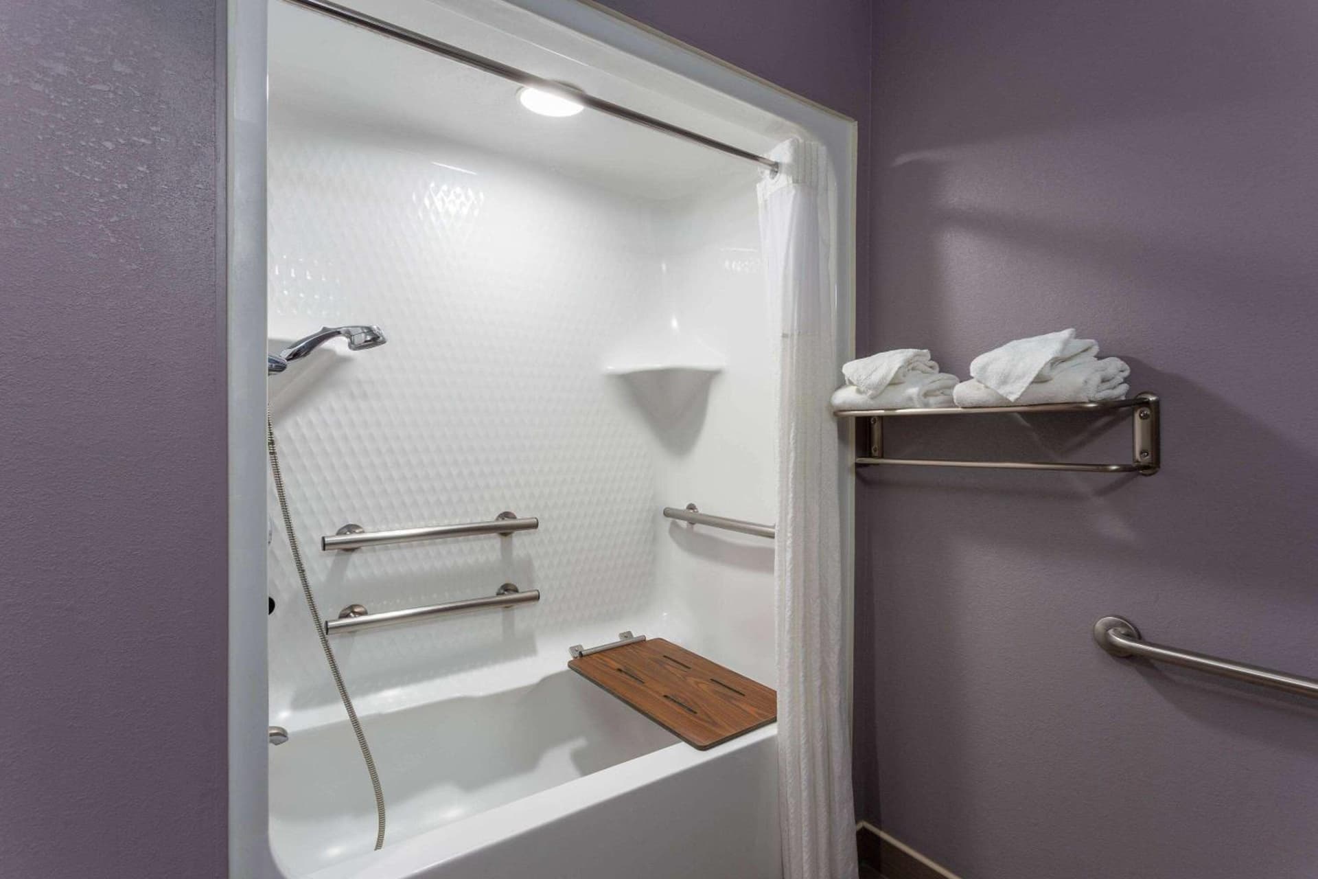 Microtel Inn & Suites by Wyndham Bethel/Danbury gallery photo in Bethel — image 43