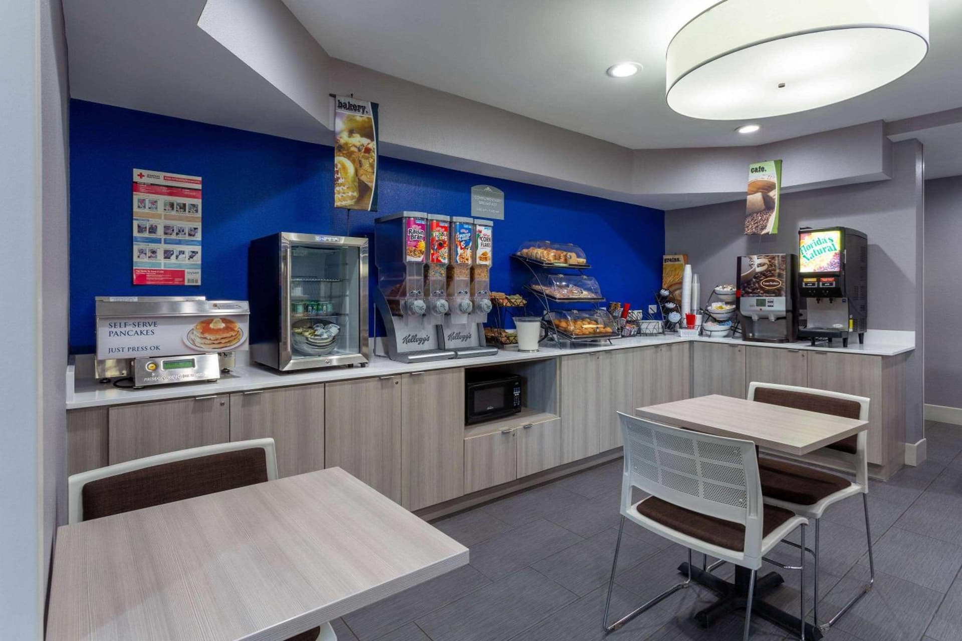 Microtel Inn & Suites by Wyndham Bethel/Danbury gallery photo in Bethel — image 8