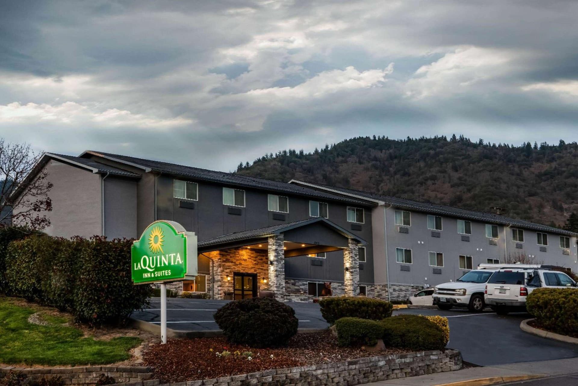 La Quinta by Wyndham Grants Pass property views in Grants Pass, OR — gallery photo 3