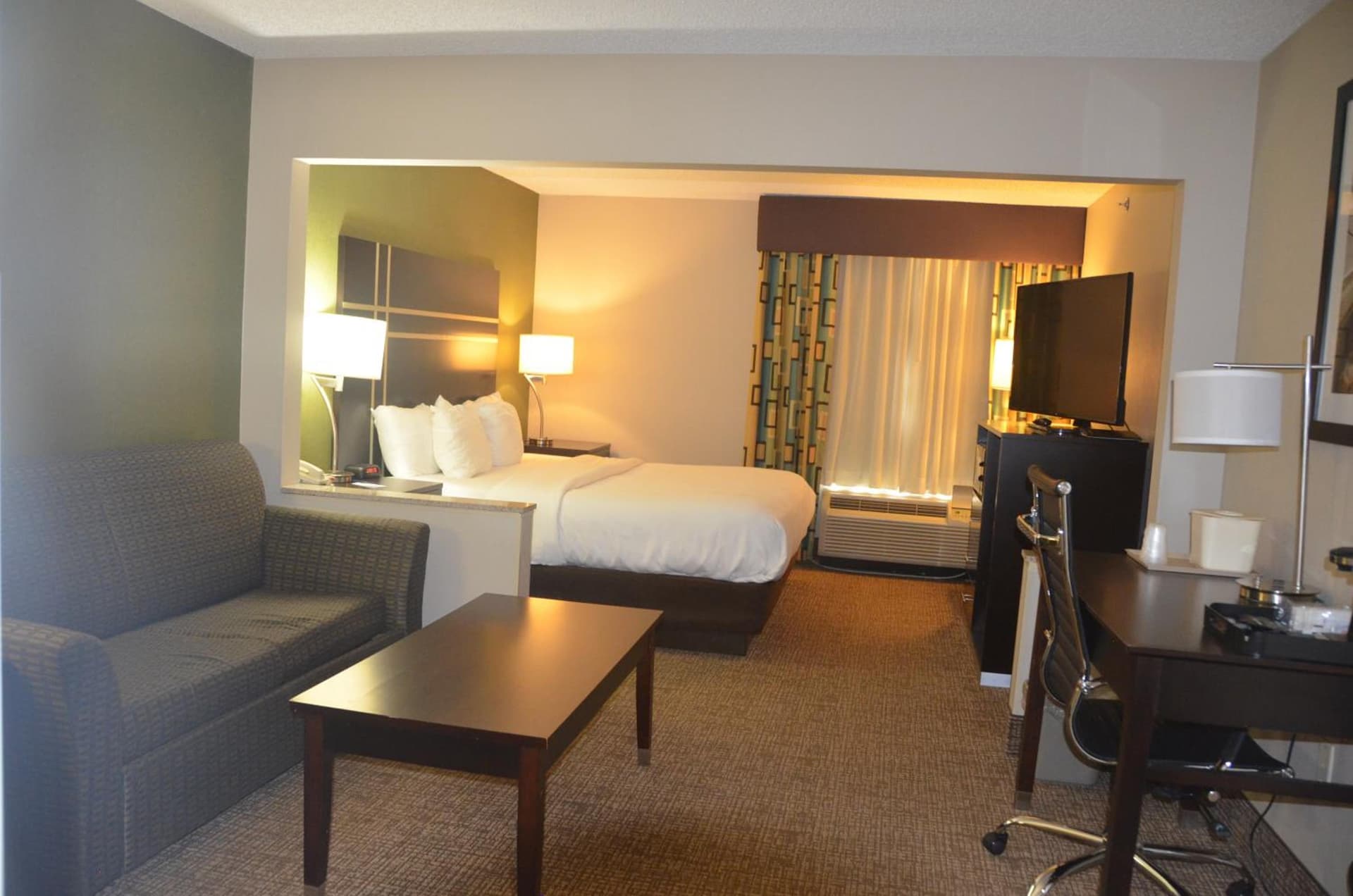 Comfort Inn & Suites Maumee - Toledo I80-90 gallery photo in Maumee, OH — image 17