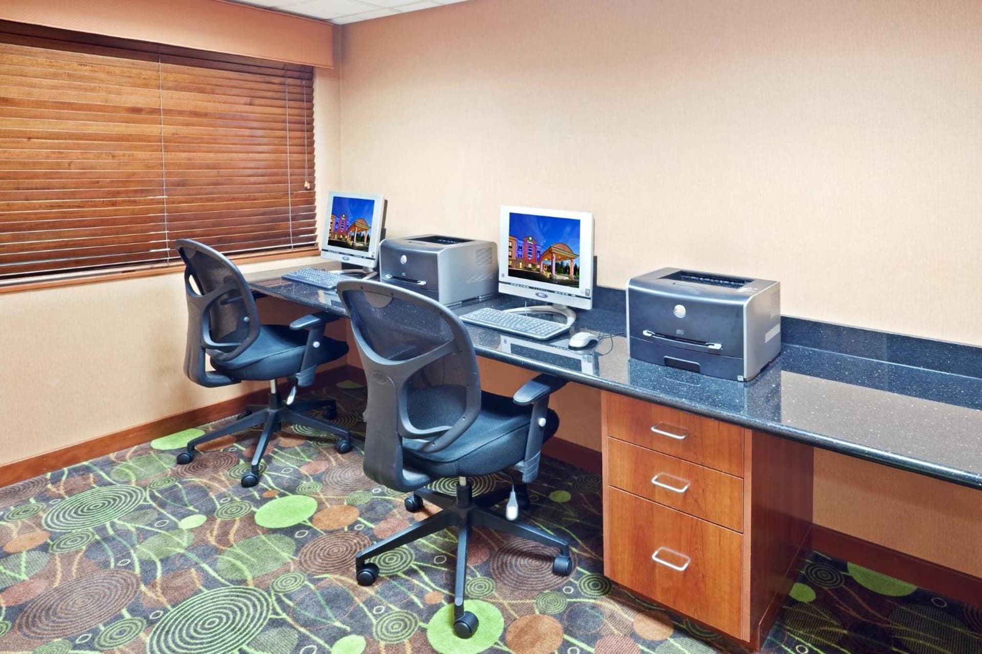 Holiday Inn Express Portland South - Lake Oswego by IHG gallery photo in Lake Oswego, OR — image 37