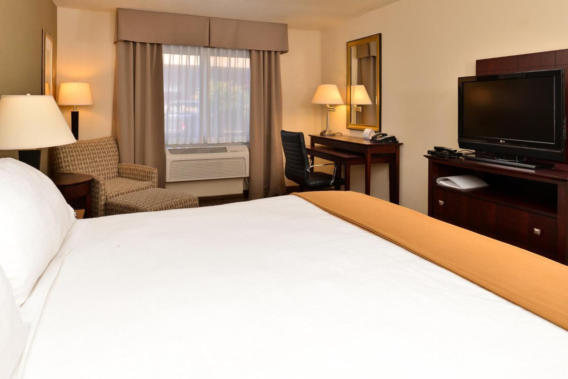 Holiday Inn Express Portland South - Lake Oswego by IHG gallery photo in Lake Oswego, OR — image 100