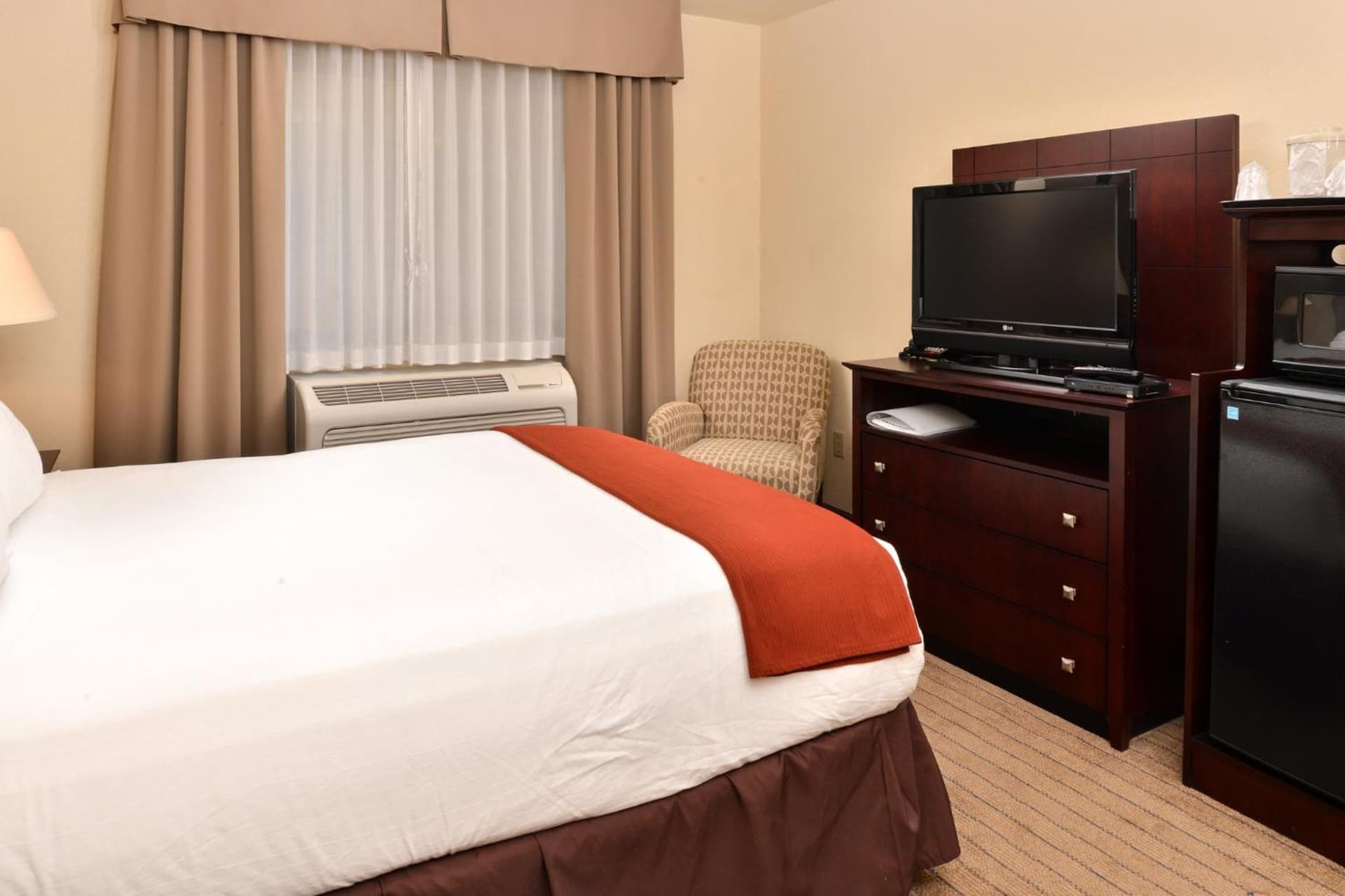 Holiday Inn Express Portland South - Lake Oswego by IHG gallery photo in Lake Oswego, OR — image 101
