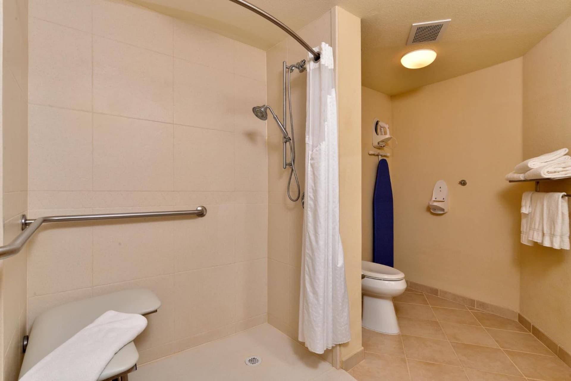 Holiday Inn Express Portland South - Lake Oswego by IHG gallery photo in Lake Oswego, OR — image 112