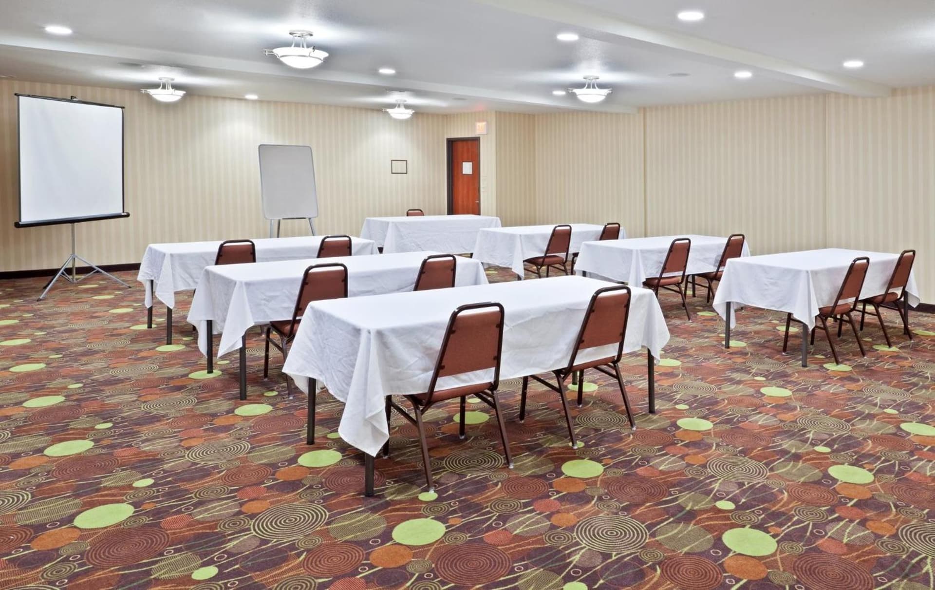 Holiday Inn Express Portland South - Lake Oswego by IHG gallery photo in Lake Oswego, OR — image 34