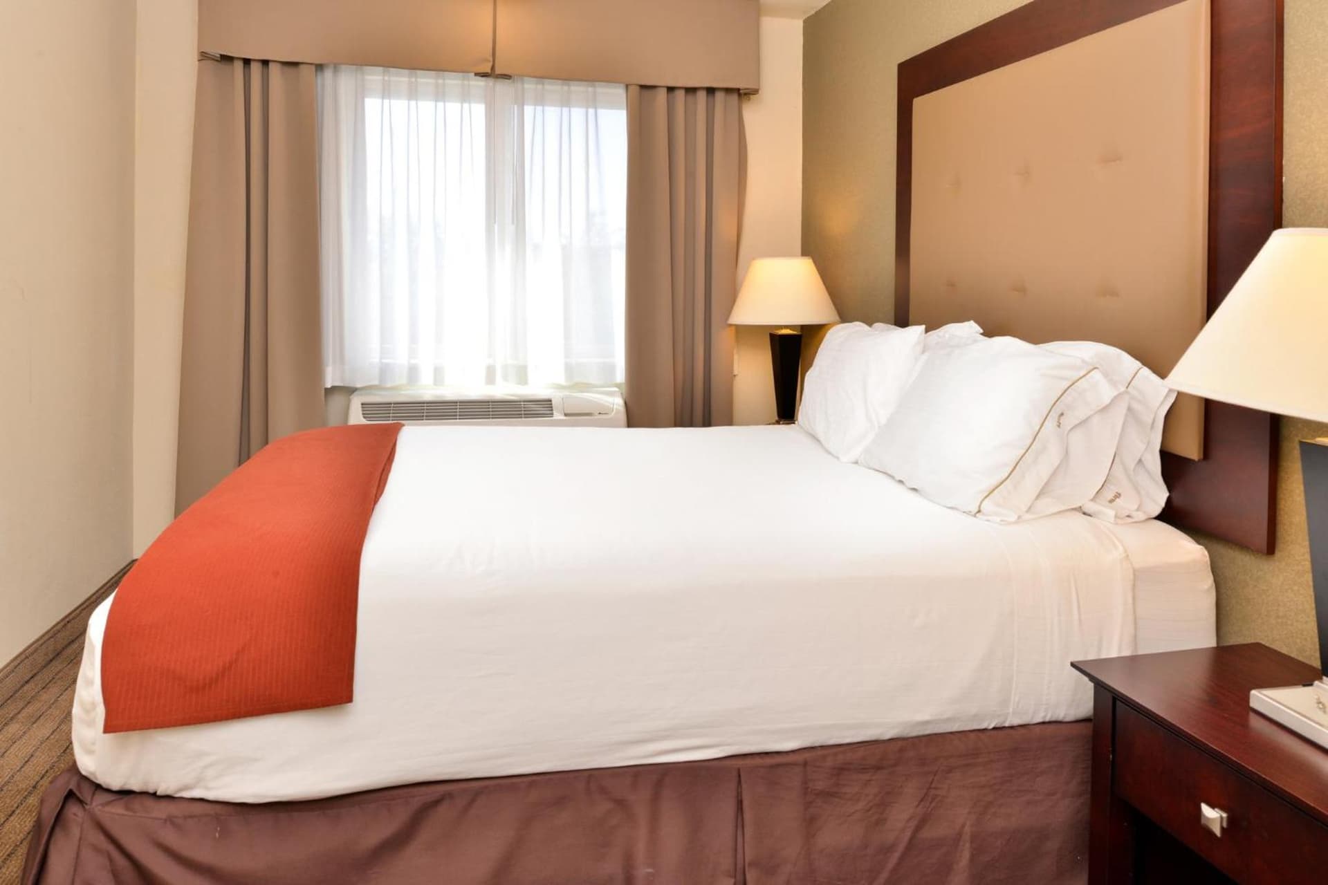 Holiday Inn Express Portland South - Lake Oswego by IHG gallery photo in Lake Oswego, OR — image 49