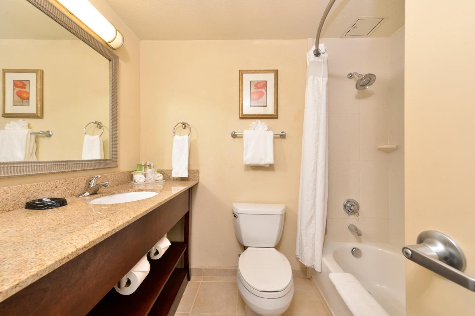 Holiday Inn Express Portland South - Lake Oswego by IHG gallery photo in Lake Oswego, OR — image 28