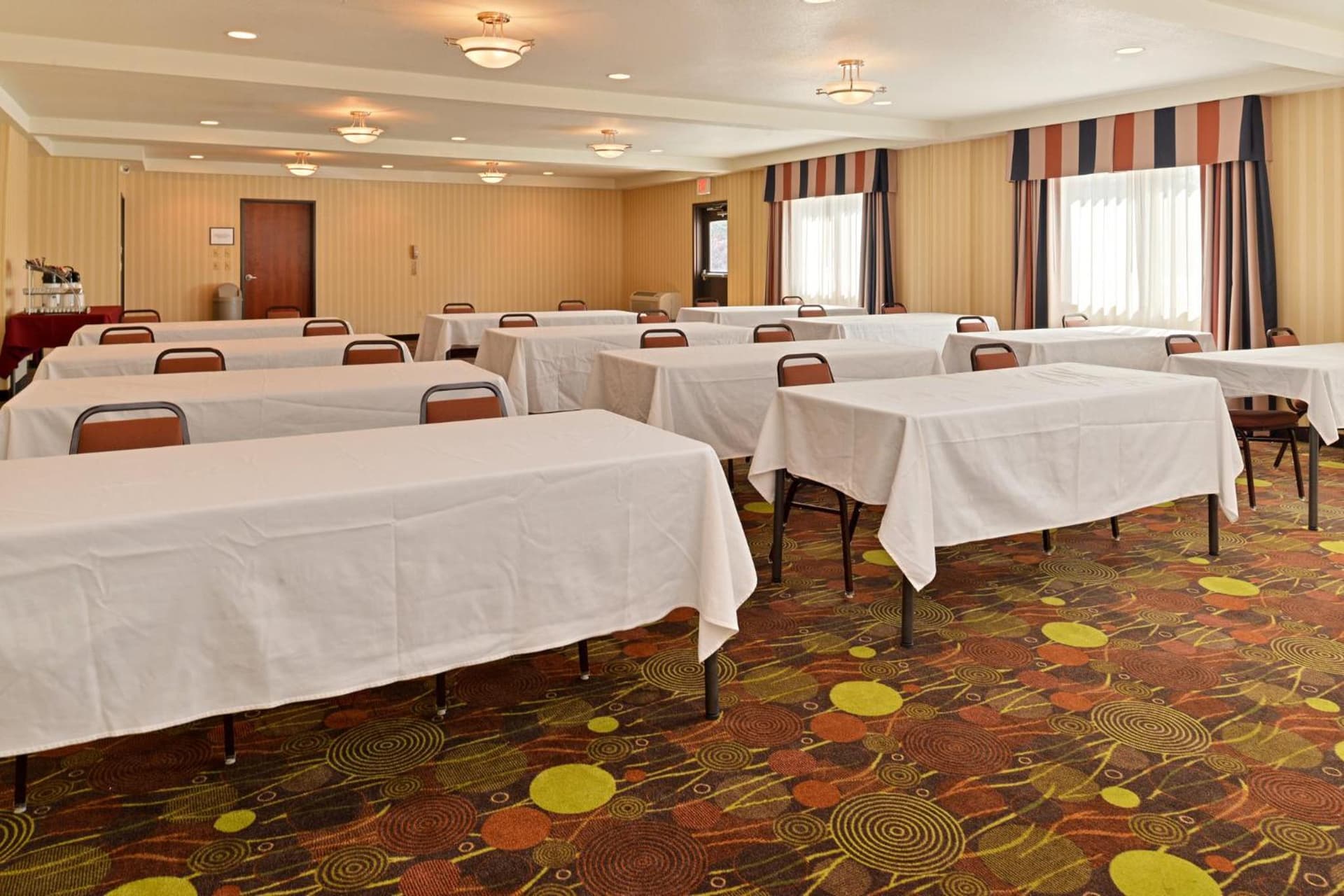 Holiday Inn Express Portland South - Lake Oswego by IHG gallery photo in Lake Oswego, OR — image 105