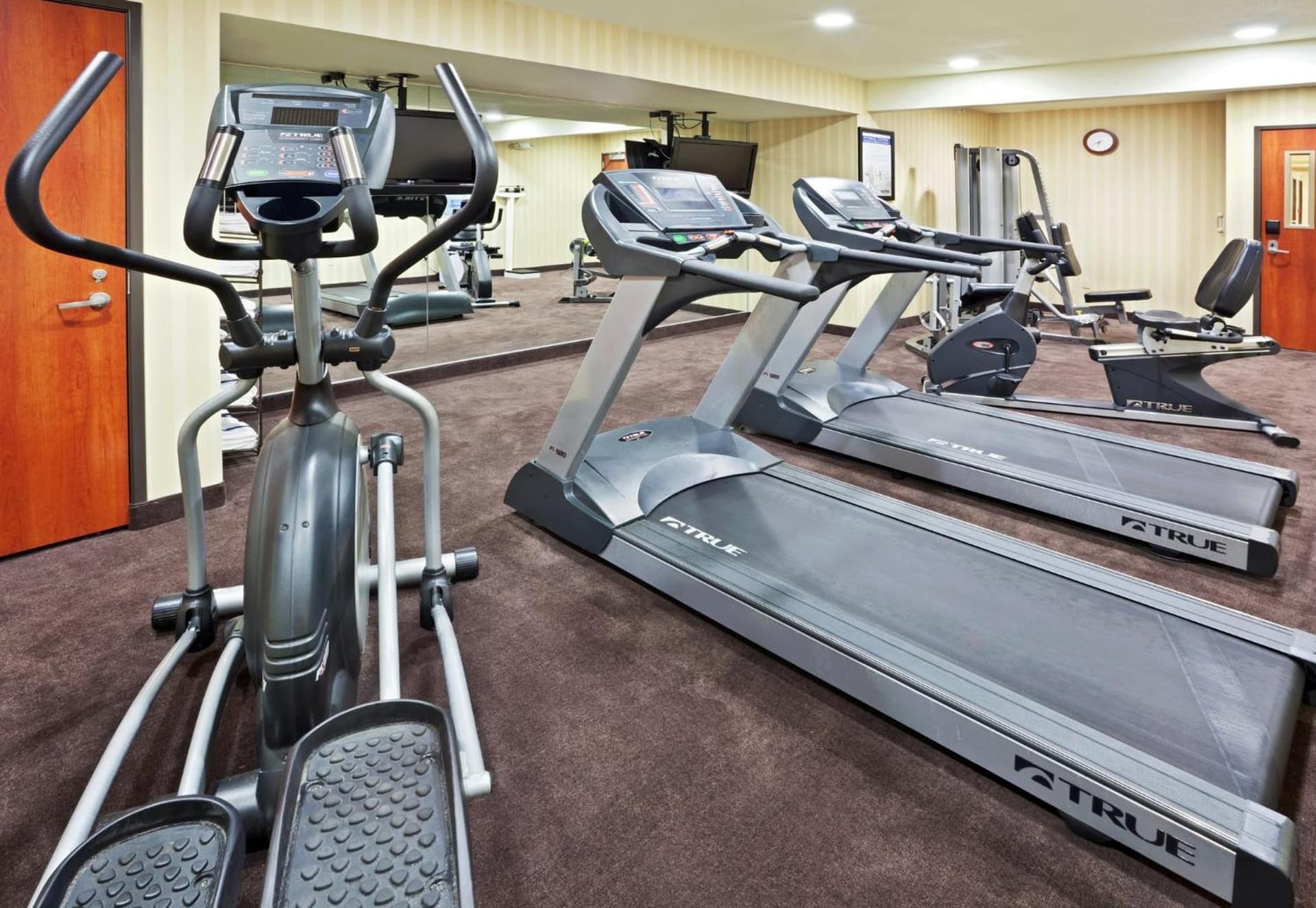 Holiday Inn Express Portland South - Lake Oswego by IHG gallery photo in Lake Oswego, OR — image 70
