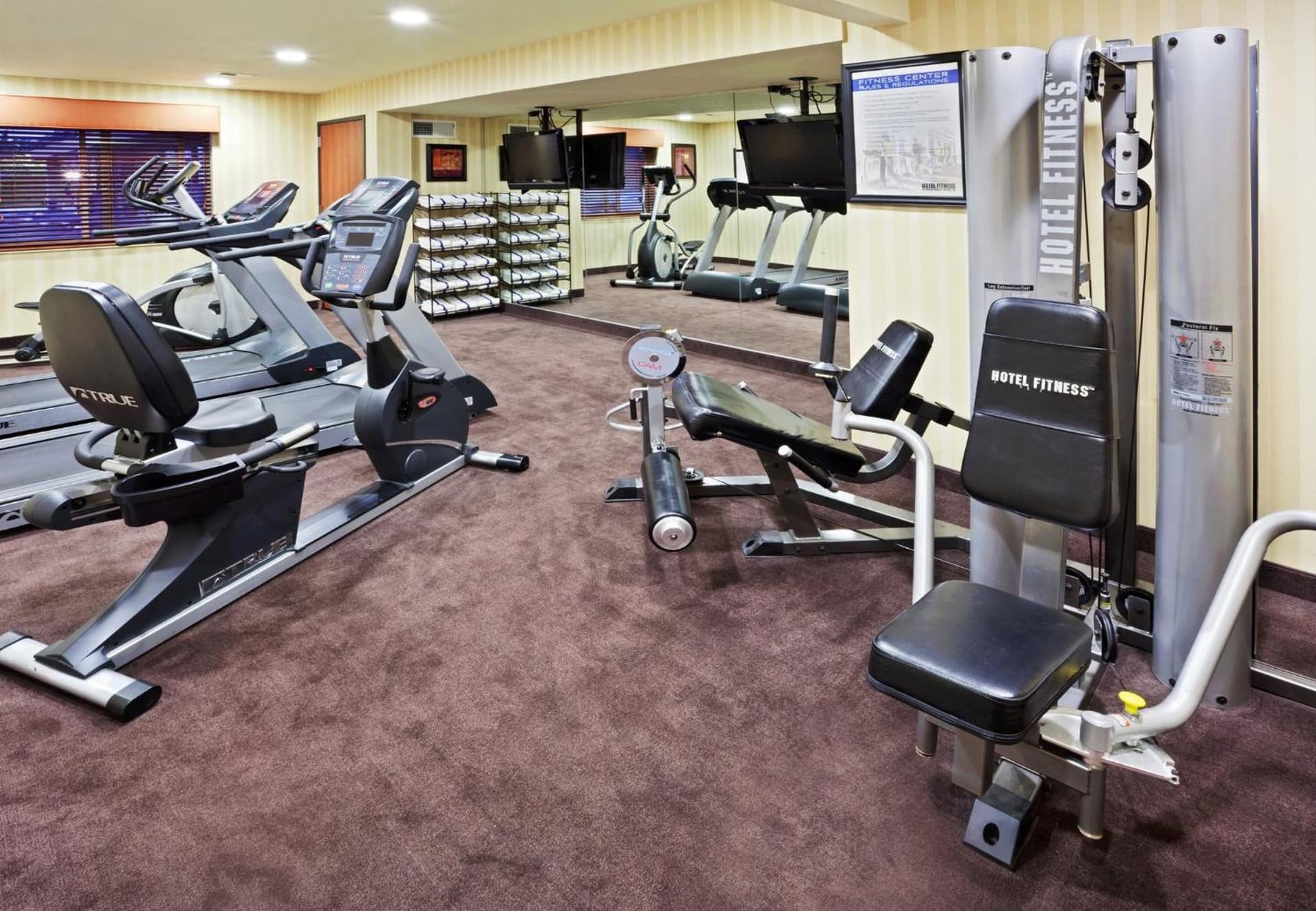 Holiday Inn Express Portland South - Lake Oswego by IHG gallery photo in Lake Oswego, OR — image 77