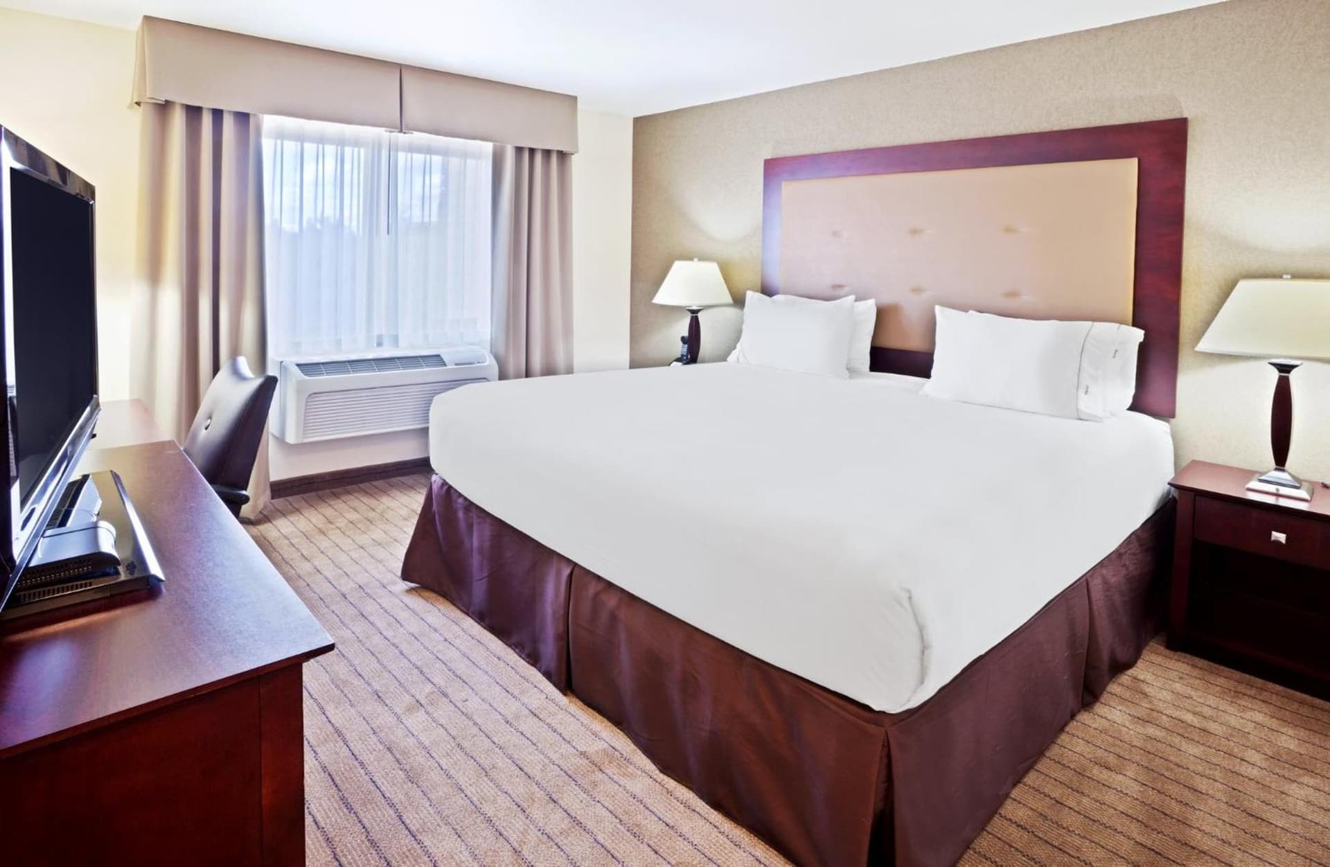 Holiday Inn Express Portland South - Lake Oswego by IHG gallery photo in Lake Oswego, OR — image 98