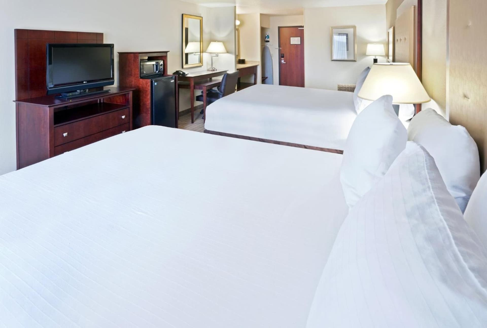 Holiday Inn Express Portland South - Lake Oswego by IHG gallery photo in Lake Oswego, OR — image 113
