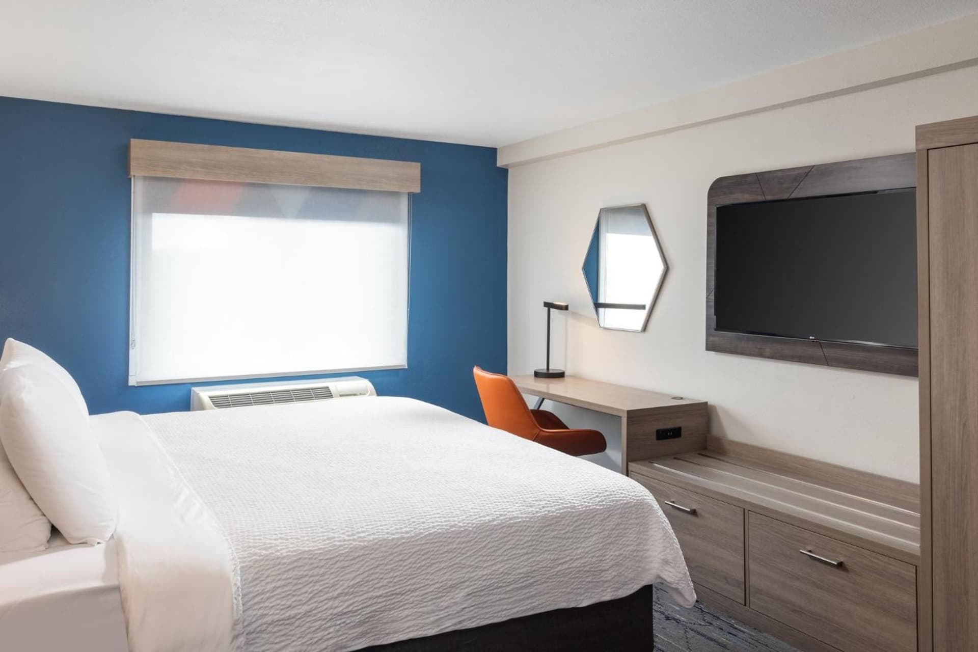 Holiday Inn Express Portland South - Lake Oswego by IHG gallery photo in Lake Oswego, OR — image 114