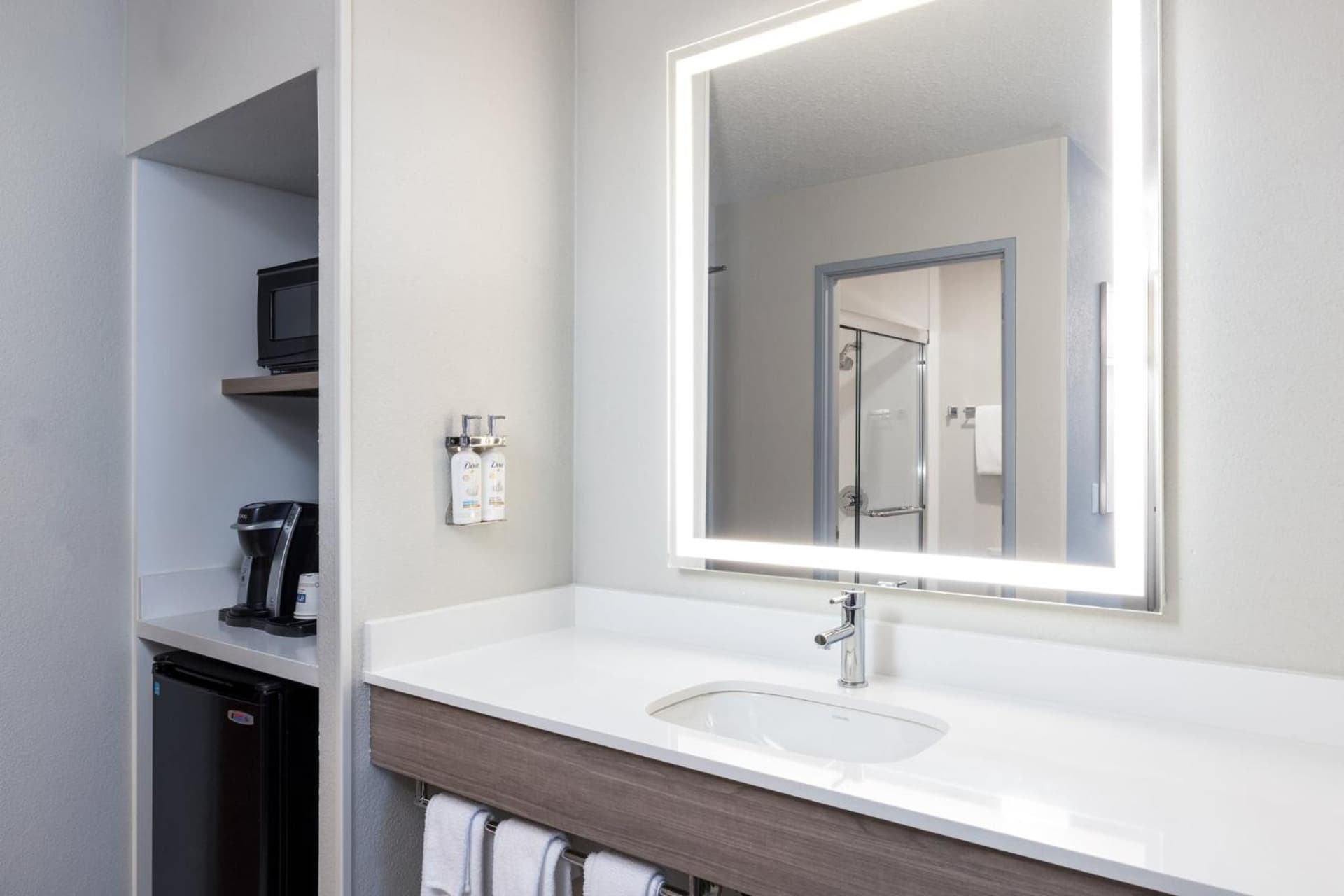 Holiday Inn Express Portland South - Lake Oswego by IHG gallery photo in Lake Oswego, OR — image 42