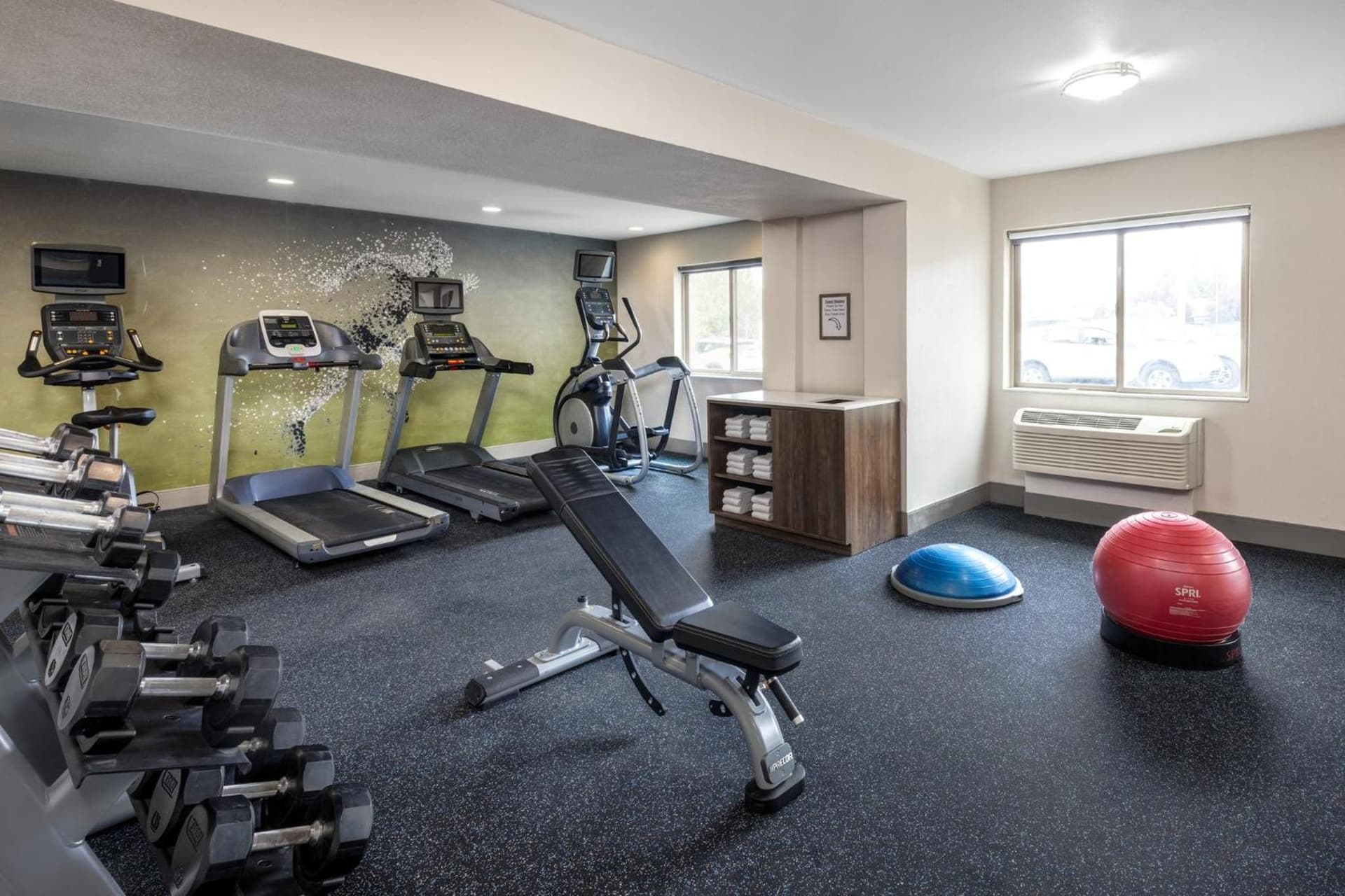 Holiday Inn Express Portland South - Lake Oswego by IHG gallery photo in Lake Oswego, OR — image 21