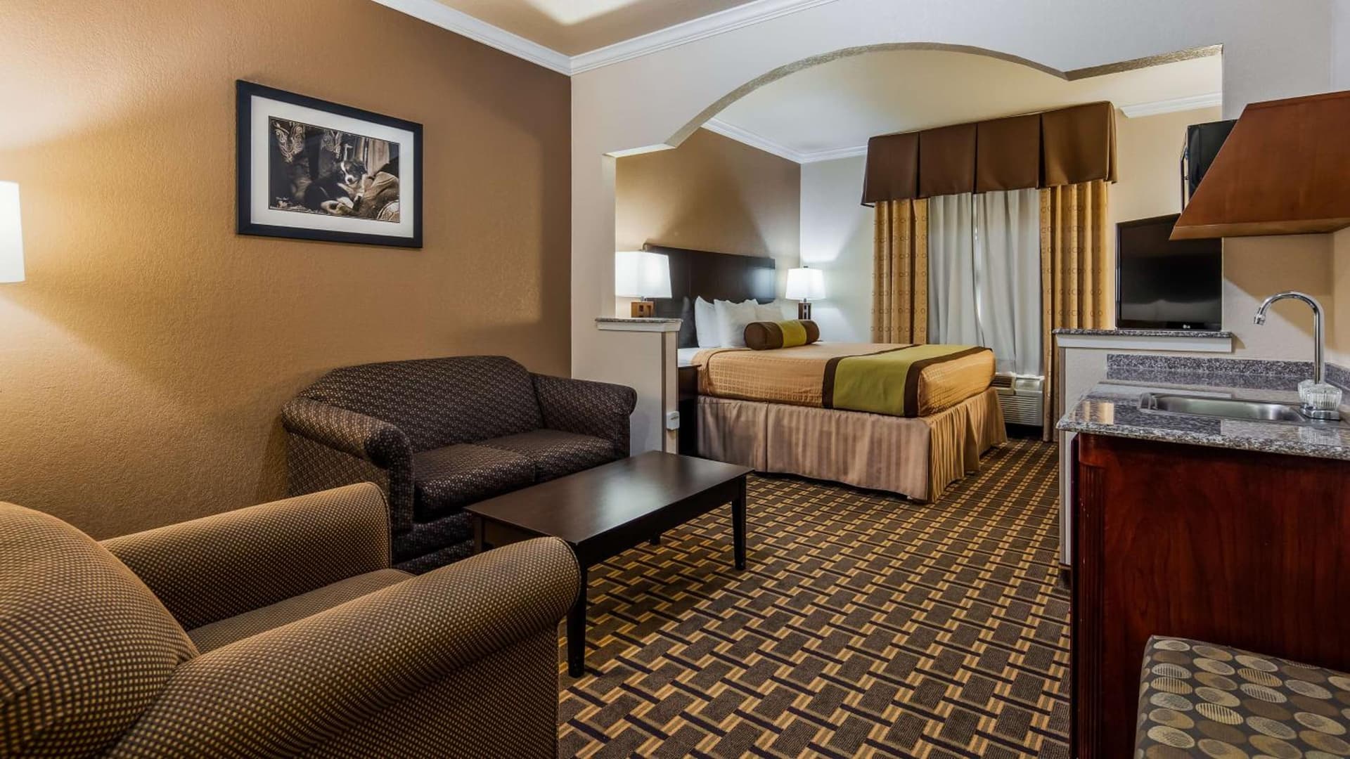 Best Western Plus Cutting Horse Inn & Suites property views in Weatherford, TX — gallery photo 3