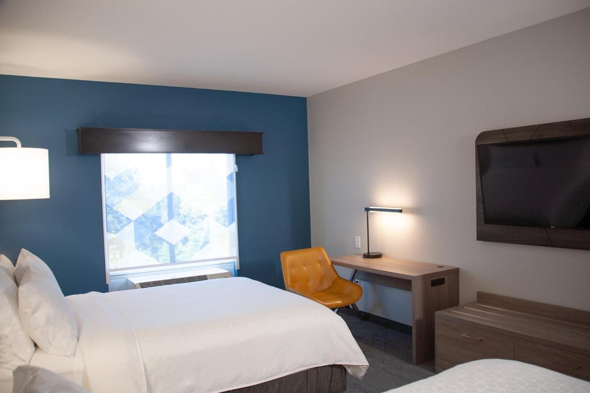 Holiday Inn Express & Suites Overland Park by IHG gallery photo in Overland Park, KS — image 14