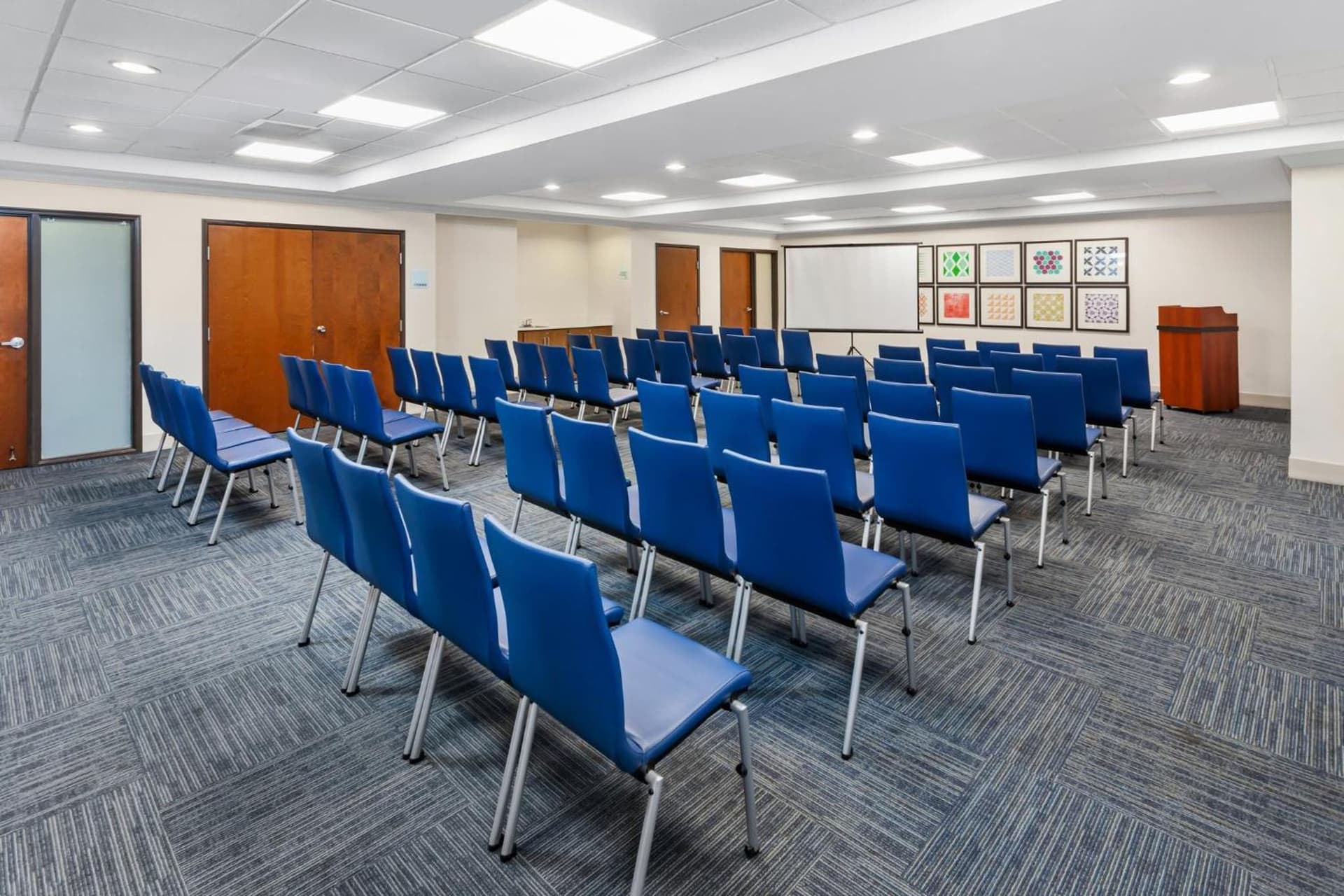 Holiday Inn Express Hotel & Suites Chicago South Lansing by IHG gallery photo in Lansing, IL — image 18