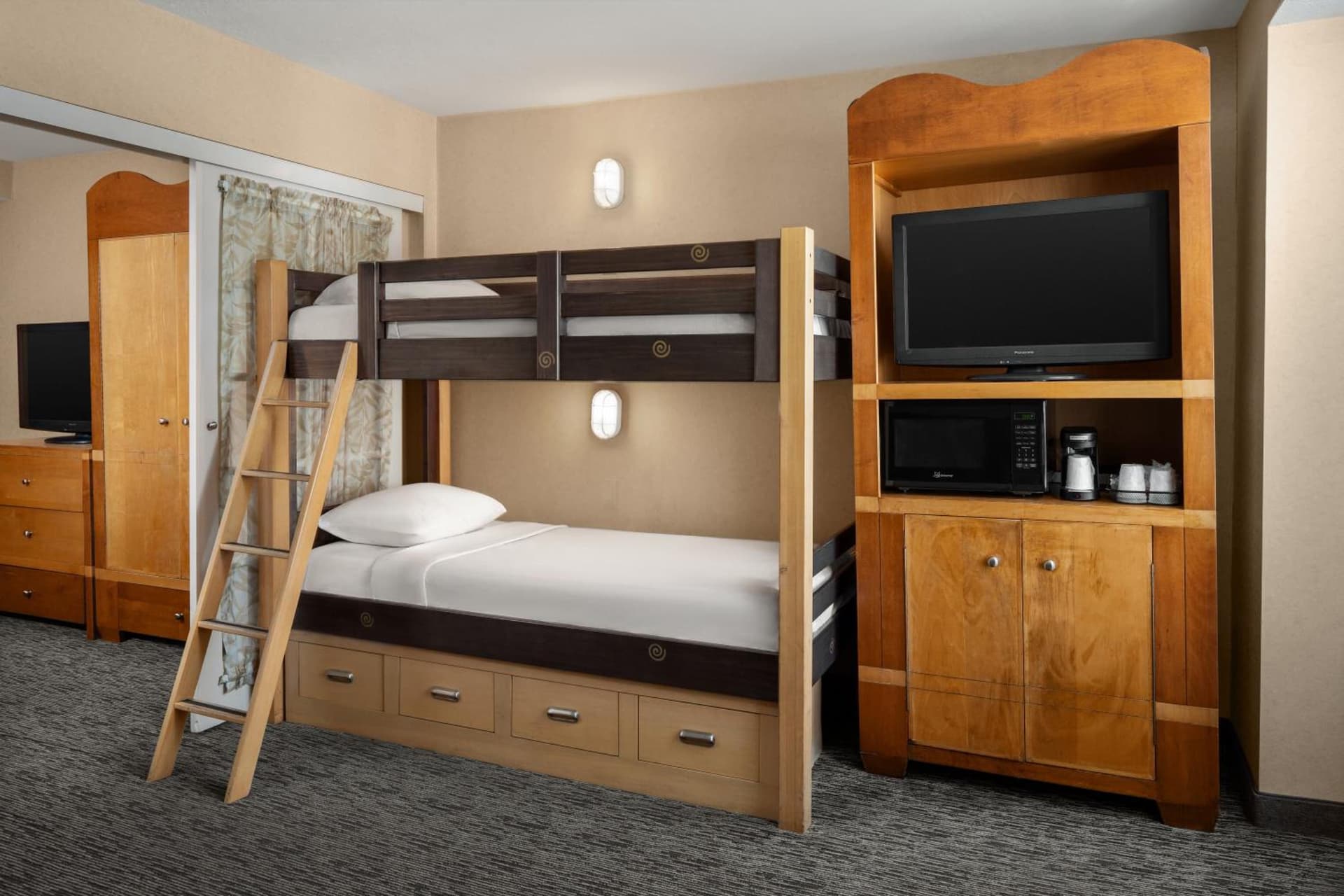 Anaheim Portofino Inn & Suites gallery photo in Anaheim, CA — image 19