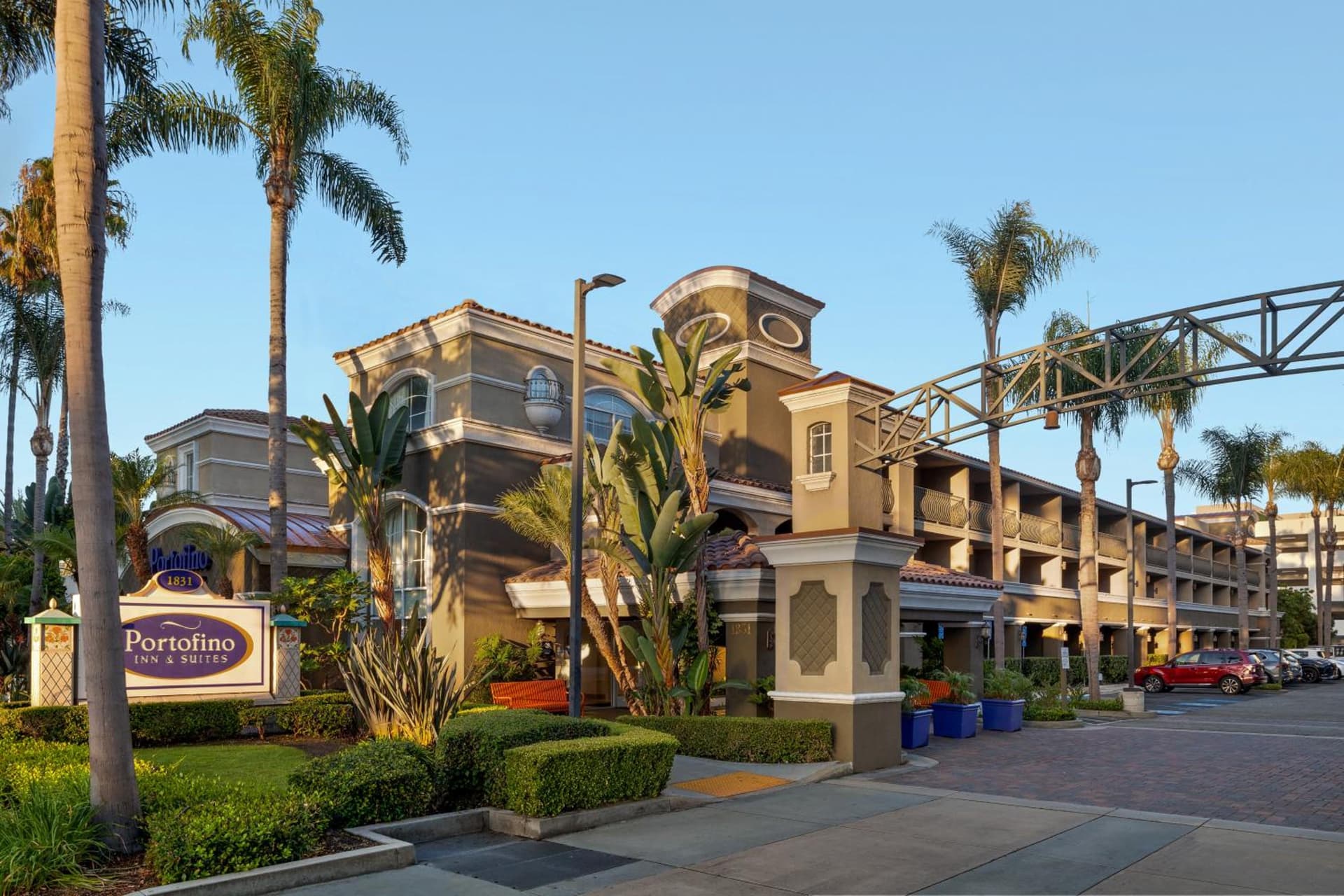 Anaheim Portofino Inn & Suites interior in Anaheim, CA — gallery photo 2