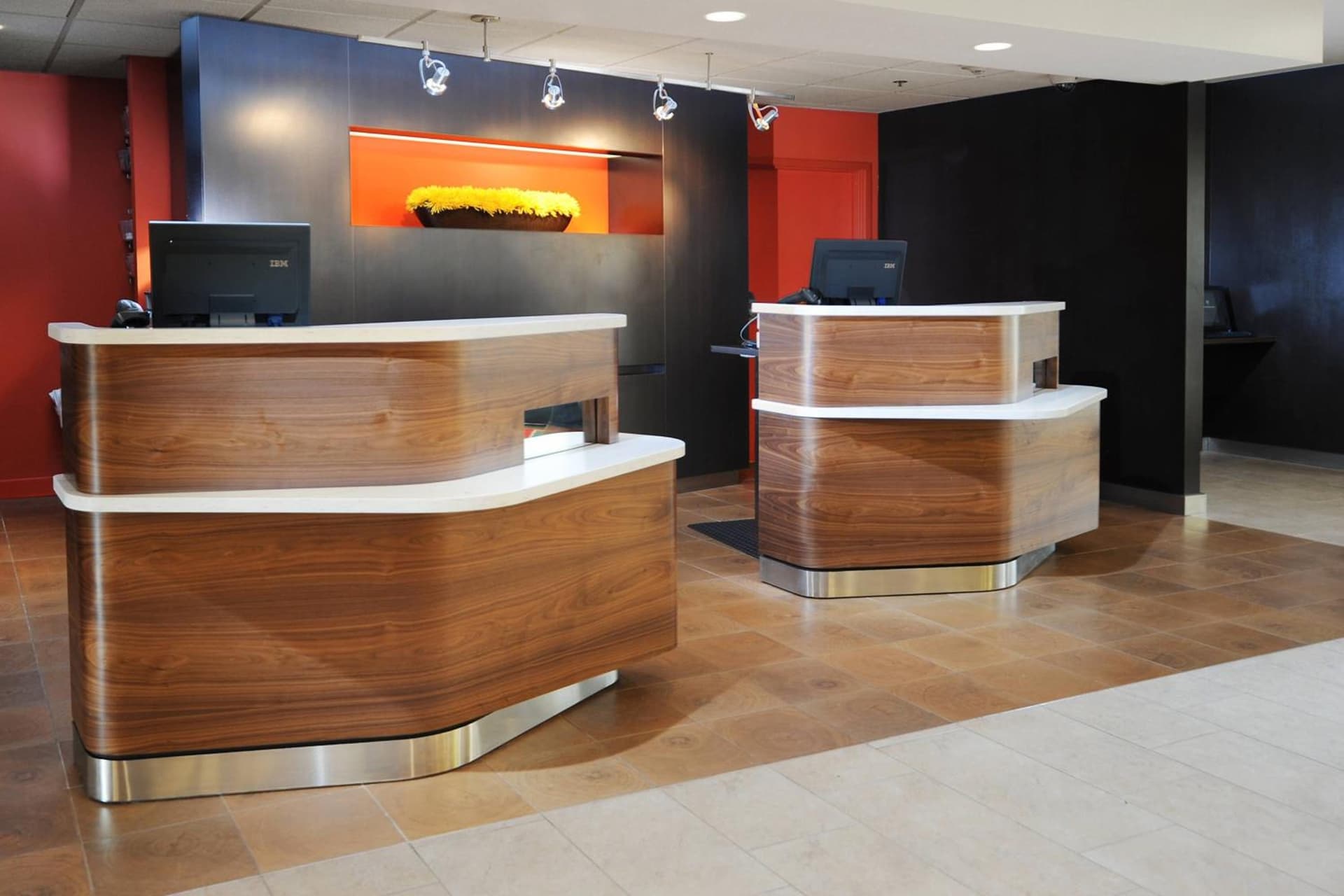 Courtyard by Marriott Houston Hobby Airport property views in Houston, TX — gallery photo 3