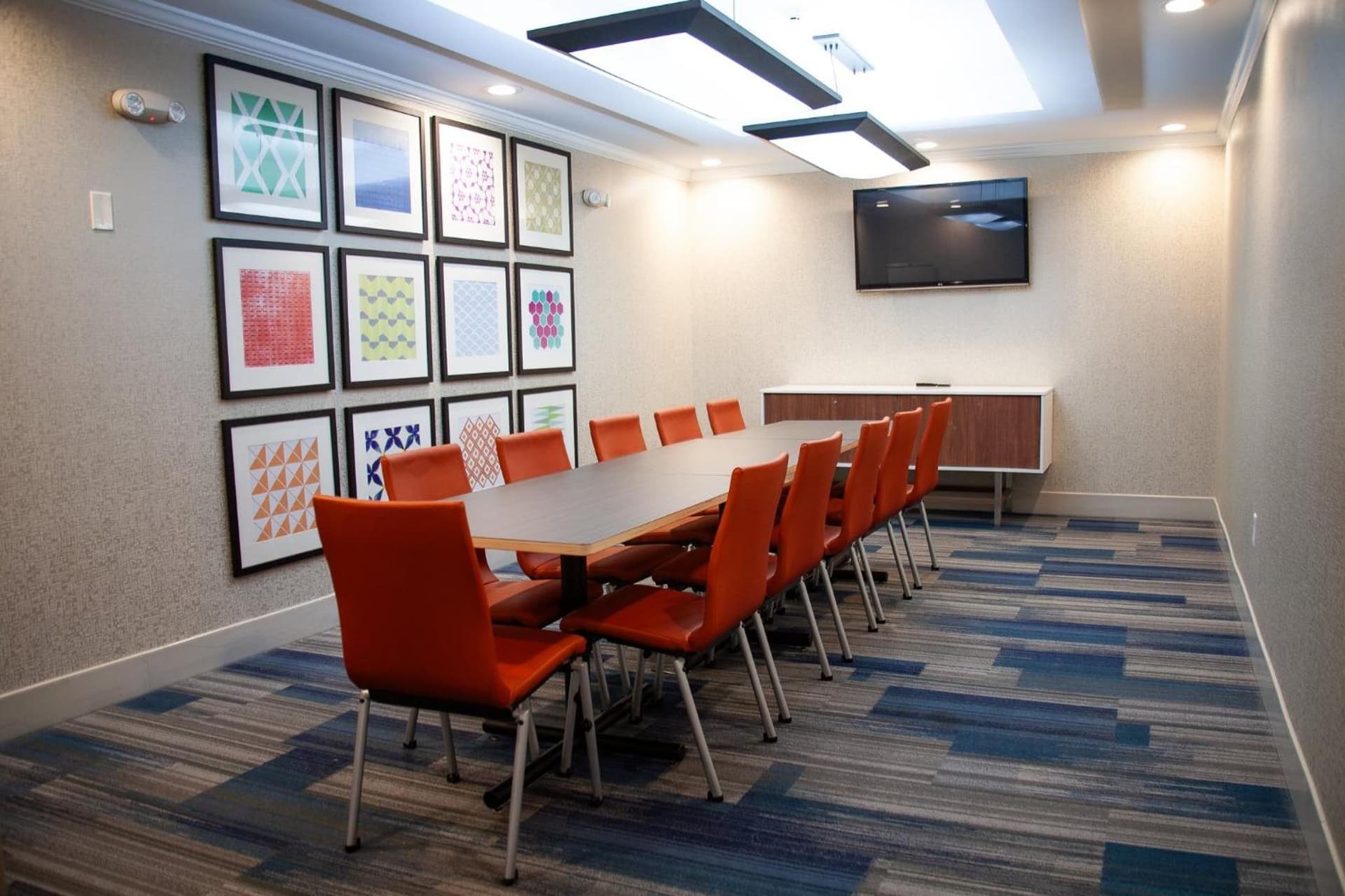 Holiday Inn Express & Suites Overland Park by IHG property views in Overland Park, KS — gallery photo 3