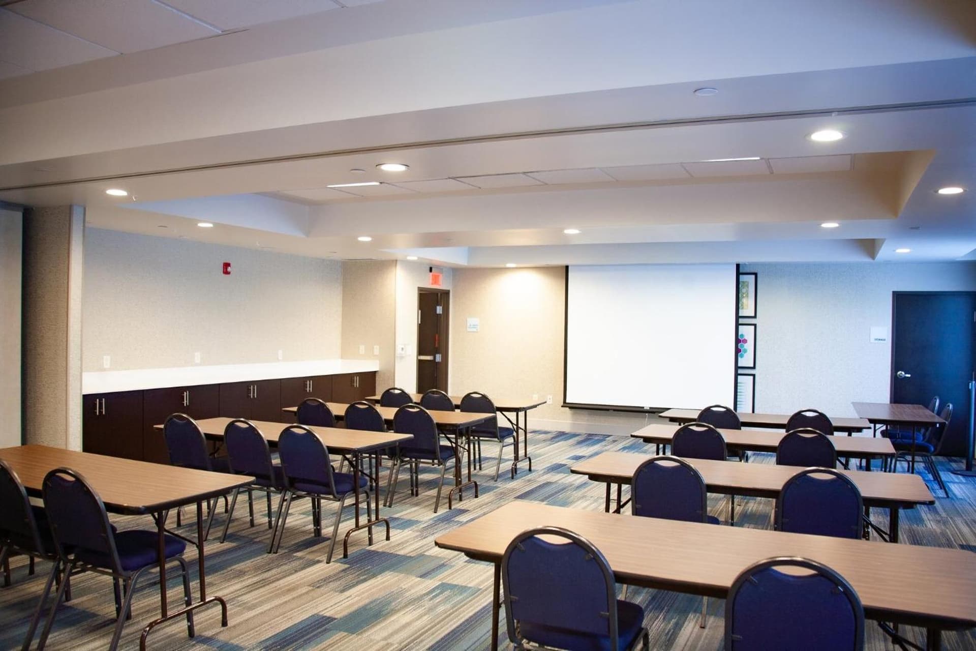 Holiday Inn Express & Suites Overland Park by IHG gallery photo in Overland Park, KS — image 43