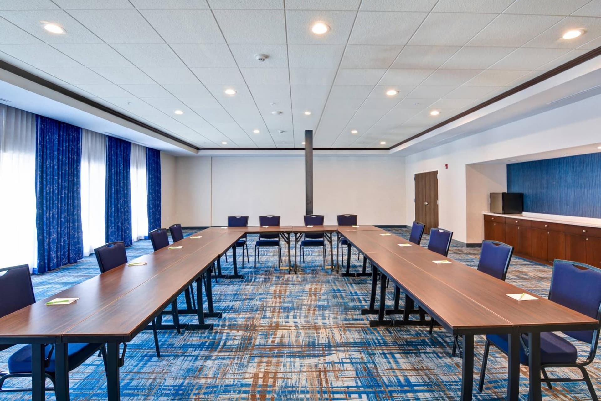 Courtyard by Marriott Long Island Islip/Courthouse Complex gallery photo in Central Islip, NY — image 32