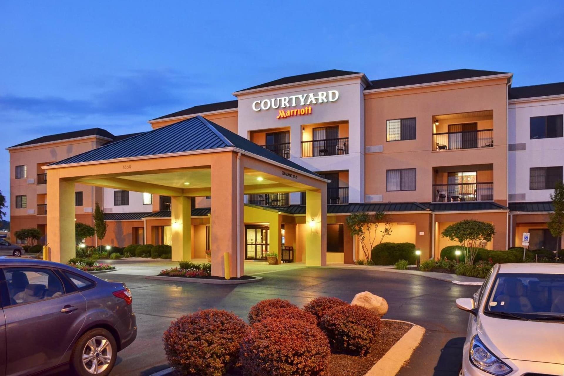 Courtyard by Marriott Indianapolis South interior in Indianapolis, IN — gallery photo 2