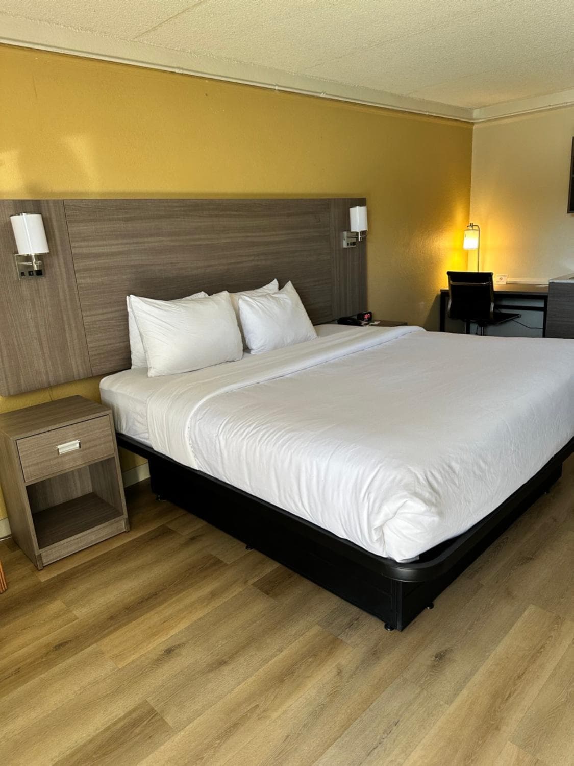 Motel 6 Aurora, CO - Medical Center interior in Aurora, CO — gallery photo 2
