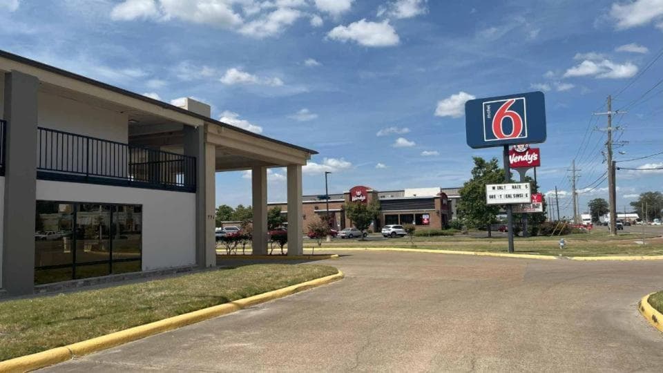 motel 6 property views in Cleveland, MS — gallery photo 3