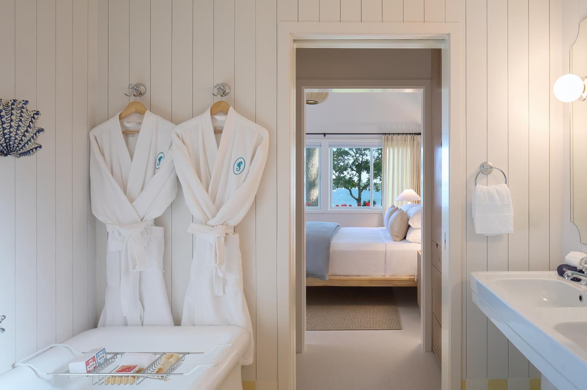 Silver Sands Motel & Beach Bungalows gallery photo in Greenport, NY — image 46